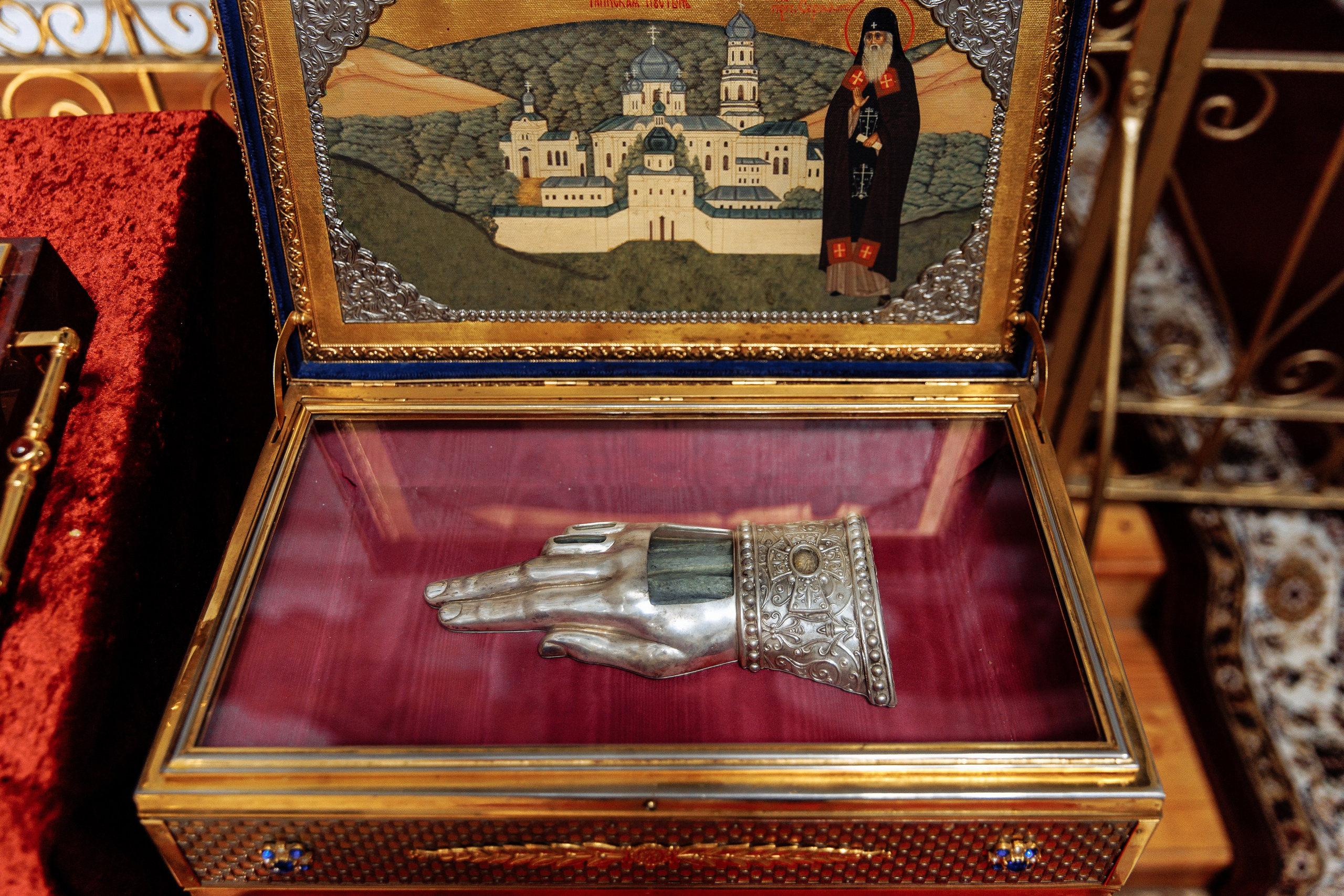 Сухумский Кафедральный собор. Семейный фотограф на крещение и венчание