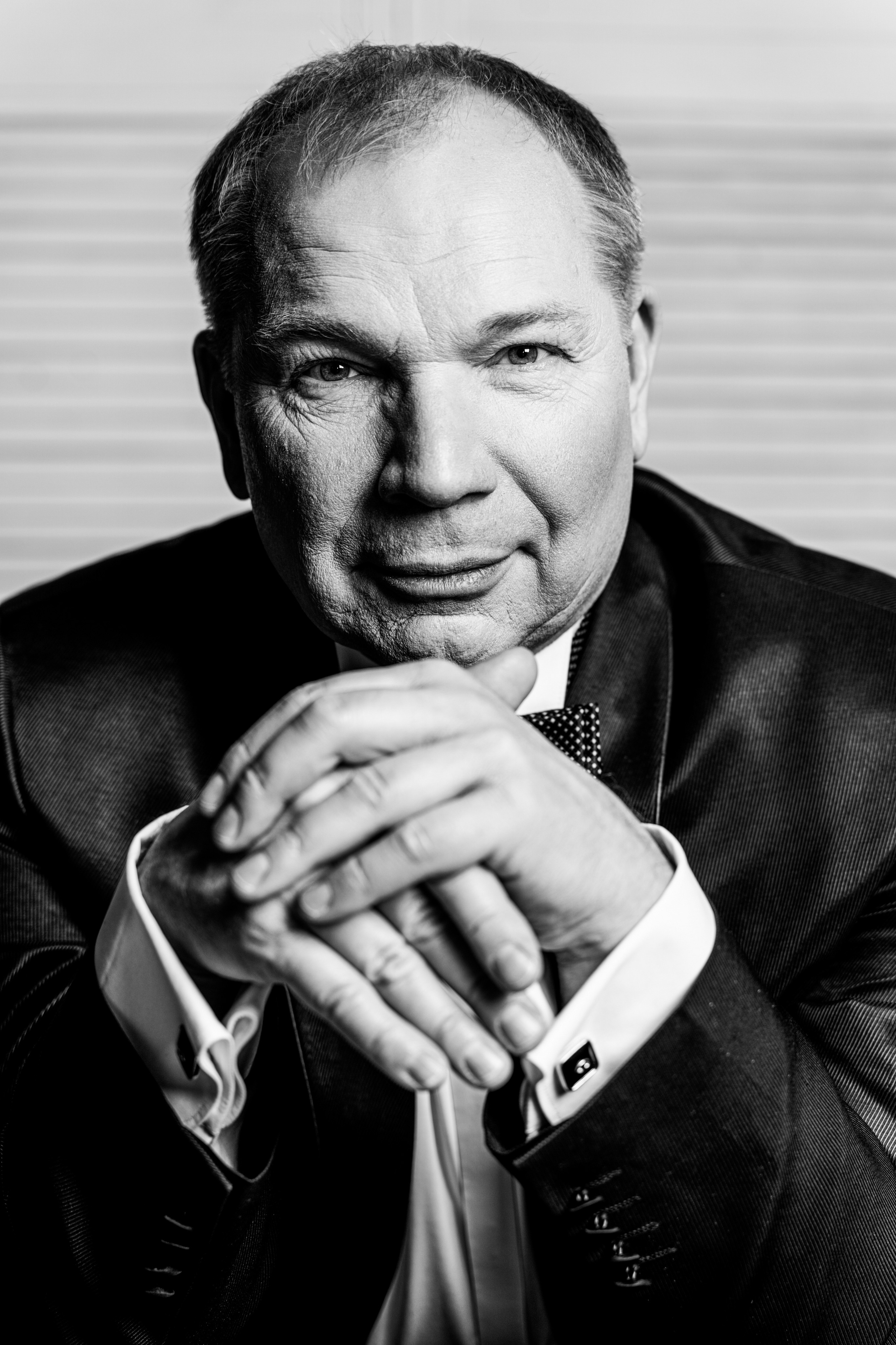 Артисты больших и малых сцен