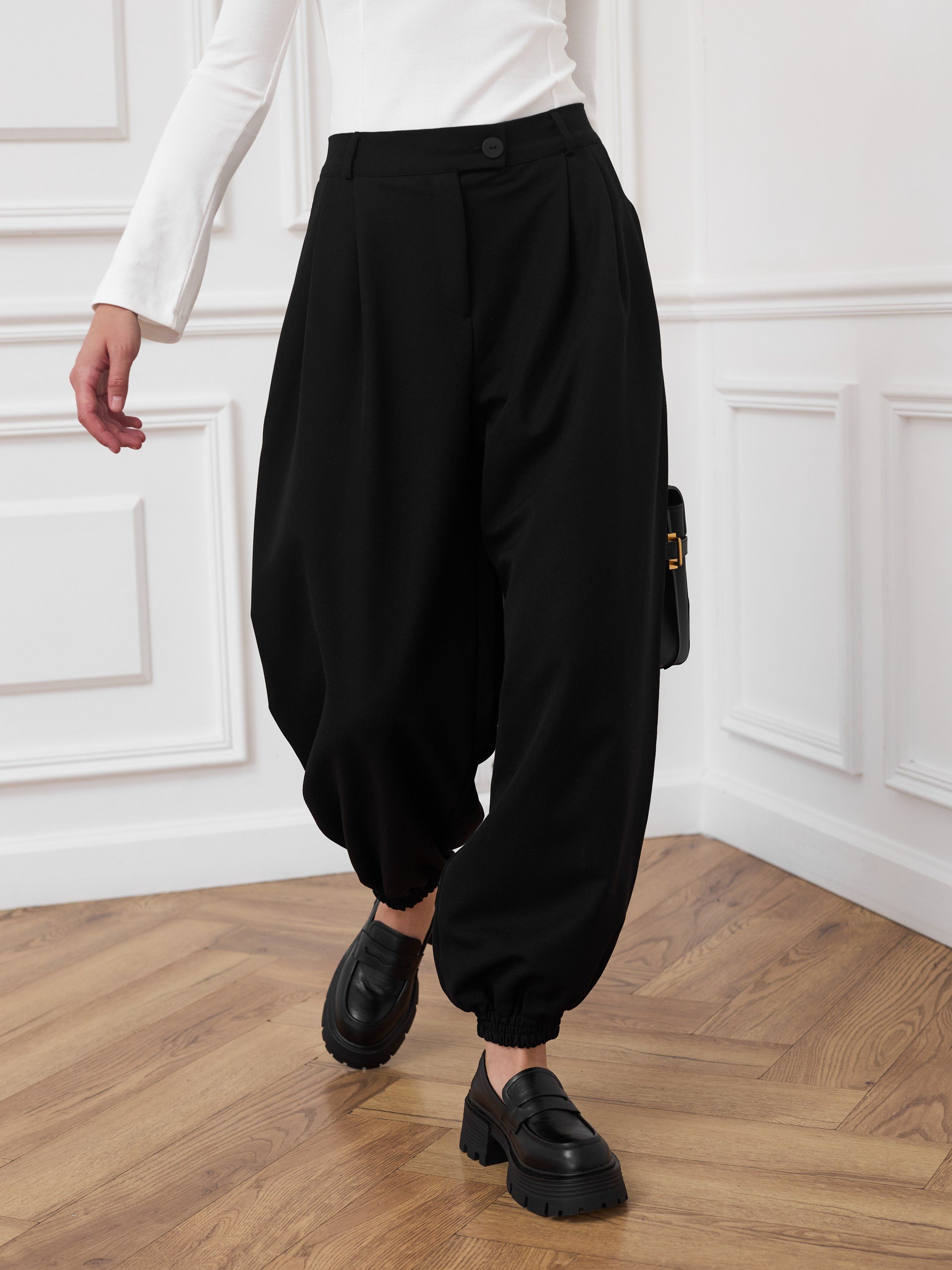 Фотосъемка костюмов брюк Екатеринбург для Wildberries ВБ Ozon Озон фотосессия одежды Екб заказать цена товара для маркетплейс пиджаки. Фотограф Екатеринбург Анастасия Жерновская | Маркетплейсы и нейрофото