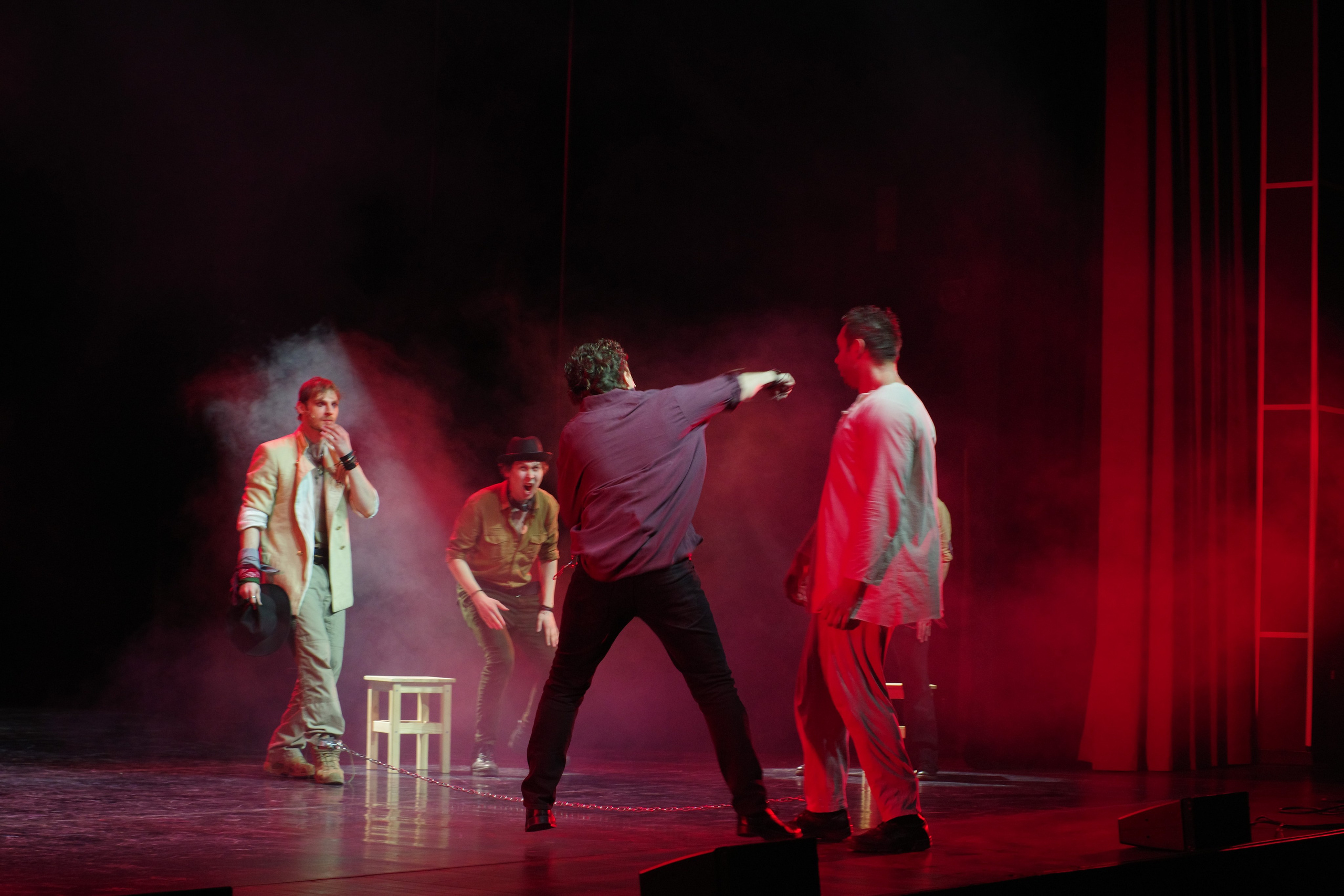 Театр И-Он, Люди и мыши. Семейный и детский фотограф Антон Зорин