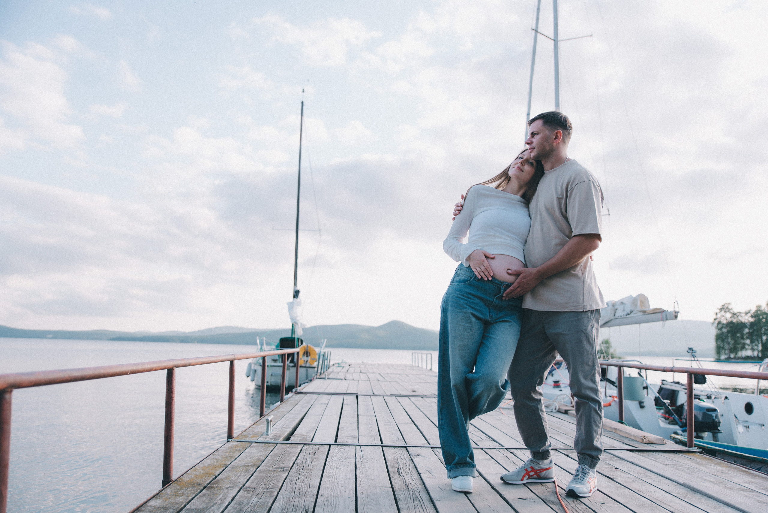 двое в яхт клубе