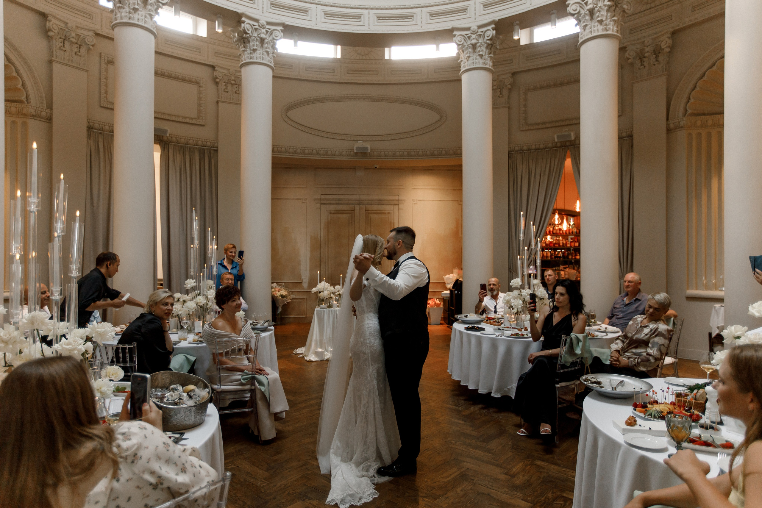 Артур и Елизавета. Бутик-отель «Pallasa». Фотограф Анна Лейман. Севастополь