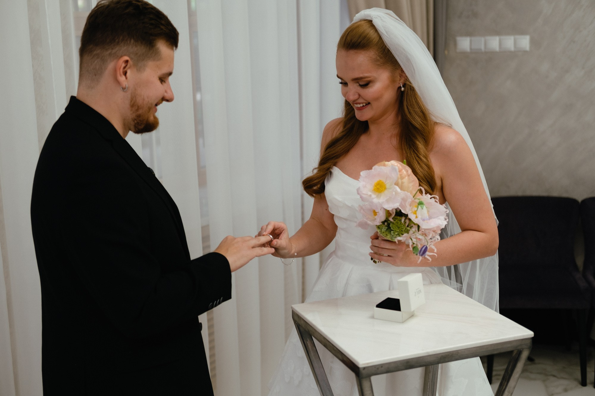 «ты красивый» — «нет, ты!». Свадебный фотограф Александра Тюлякова