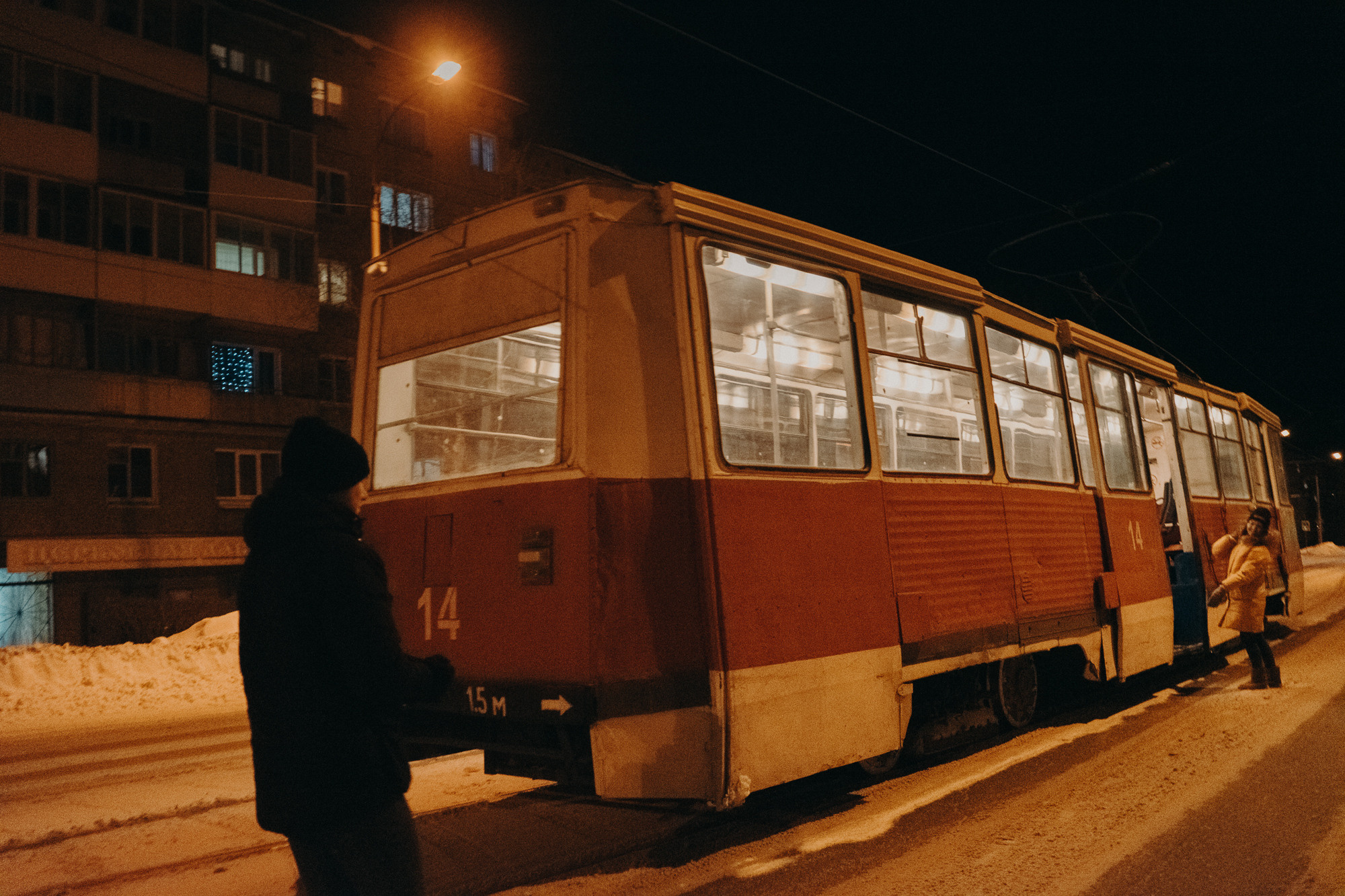 История с трамваем. Семейные фотосессии и свадьбы в Краснотурьинске
