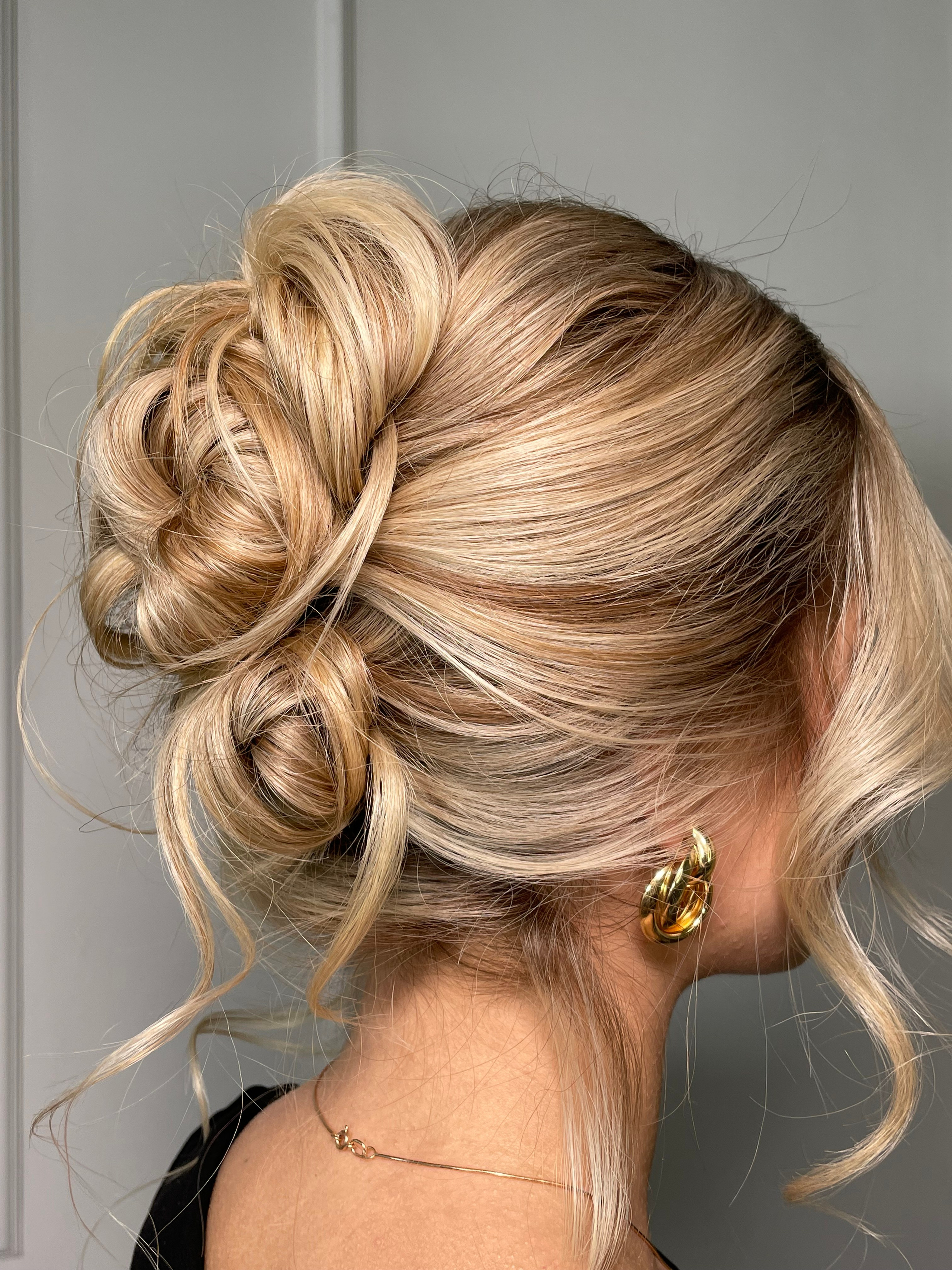 Прически. Свадебный визажист и стилист по прическам в Москве