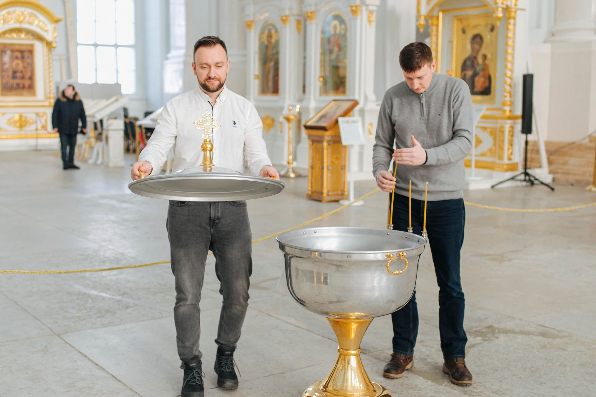 Индивидуальное крещение в Смольном Соборе, где провести крещение СПб, лучший храм для крещения, сколько стоит крещение, церковь где не нужны беседы, без крестных