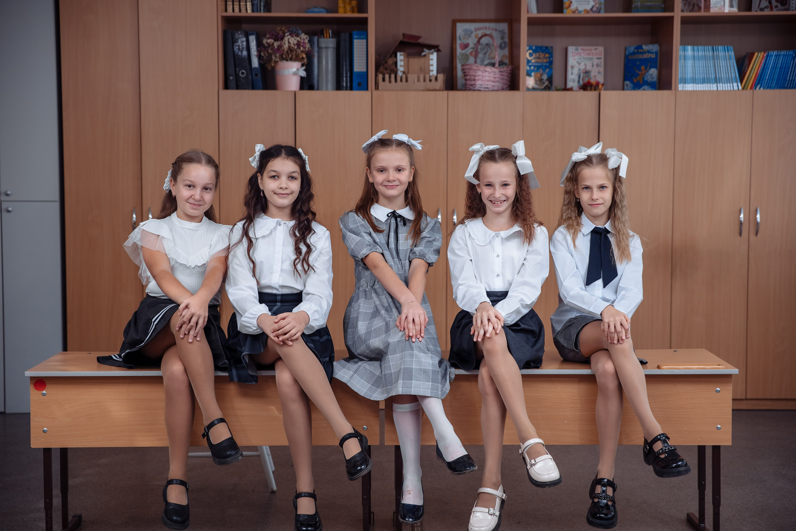 Начальные классы. Выпускные школьные фото­альбомы для школ и детских садов в Волгограде и Волжском