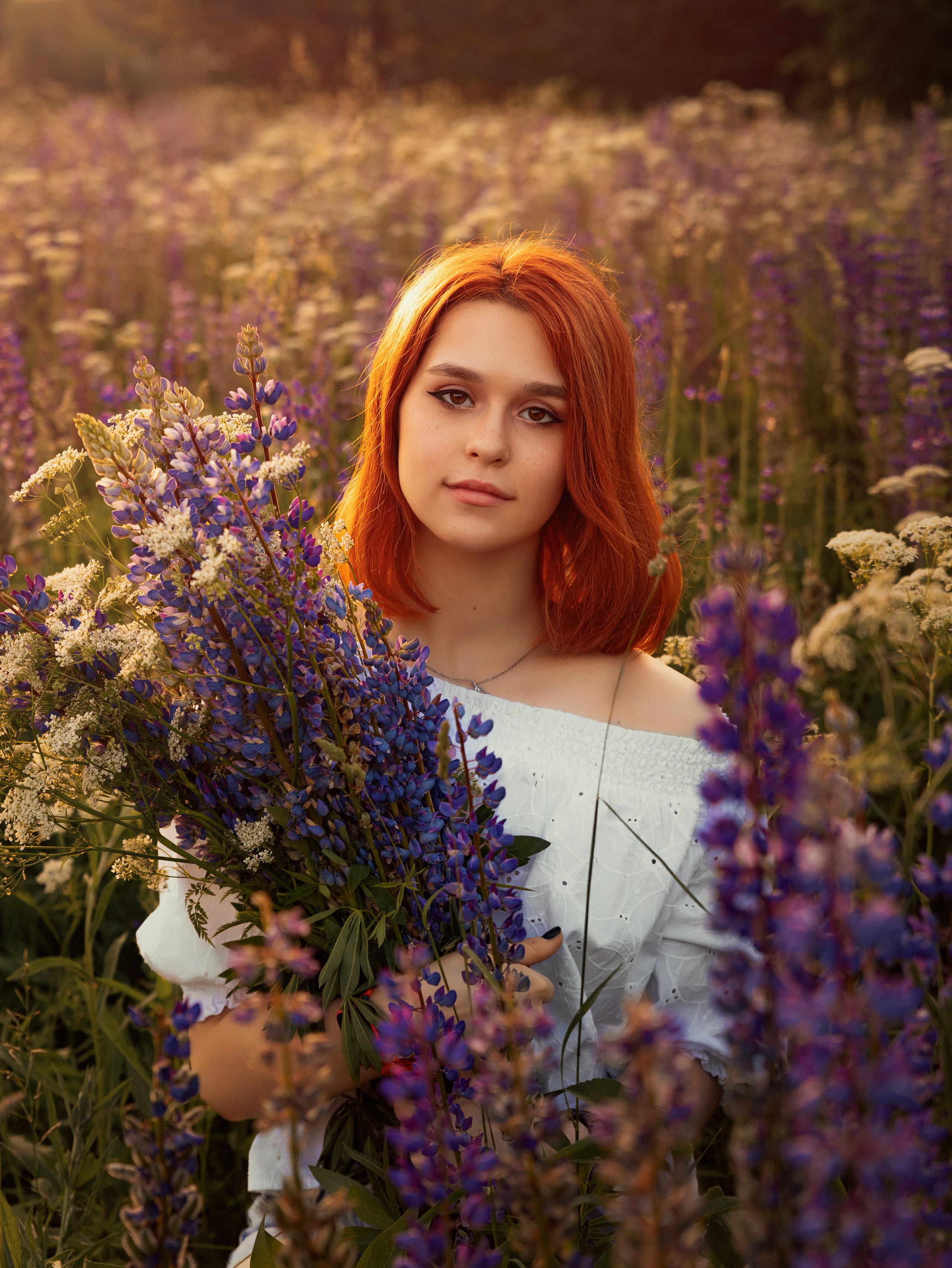 Красивая история для подростка на закате в поле люпинов. Трубинова Екатерина | Семейный фотограф | Москва