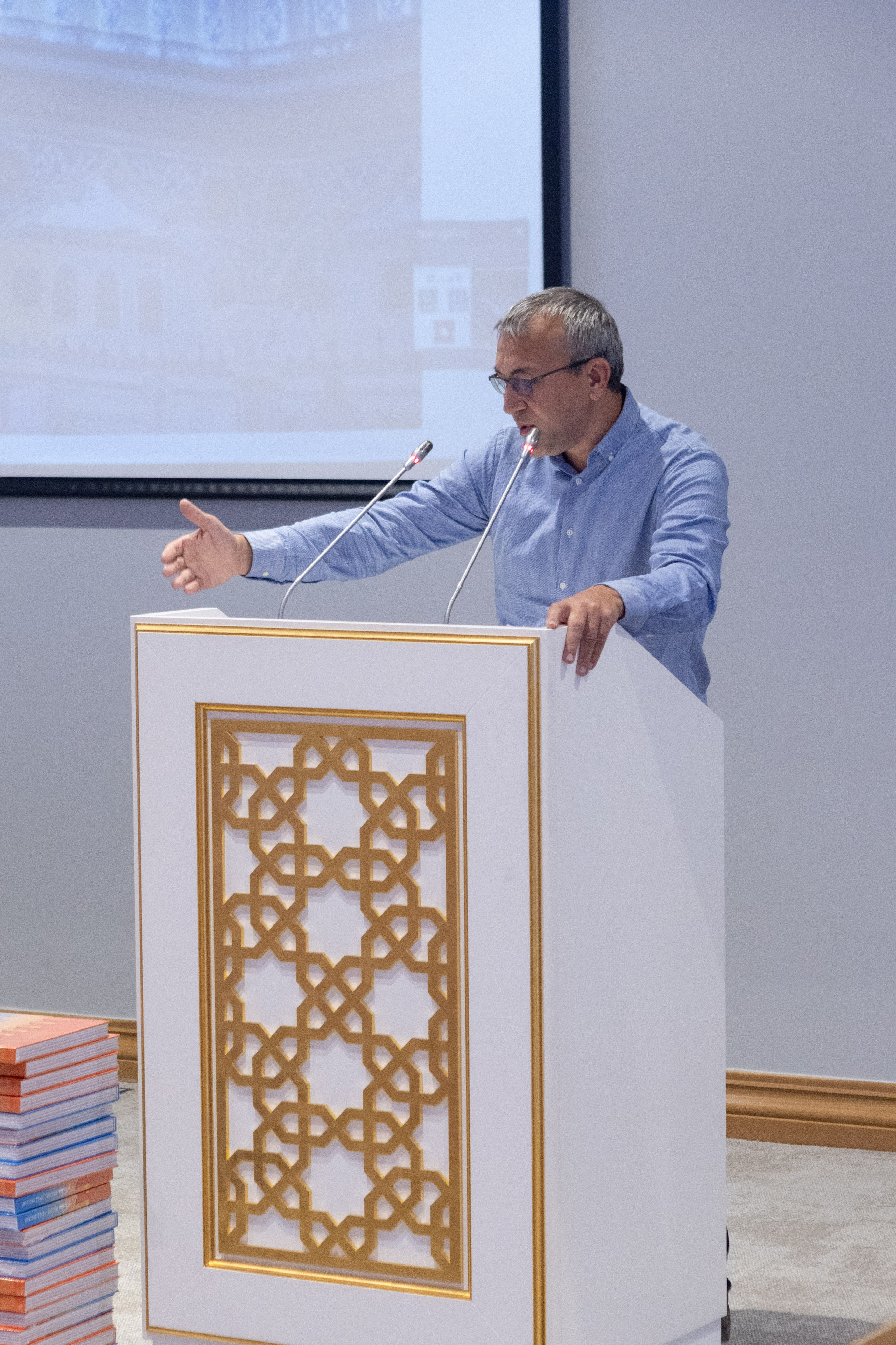 Репортаж с презентации книги — «Москва: город вязевый». Рекламный, предметный, репортажный, семейный фотограф и художник в Москве