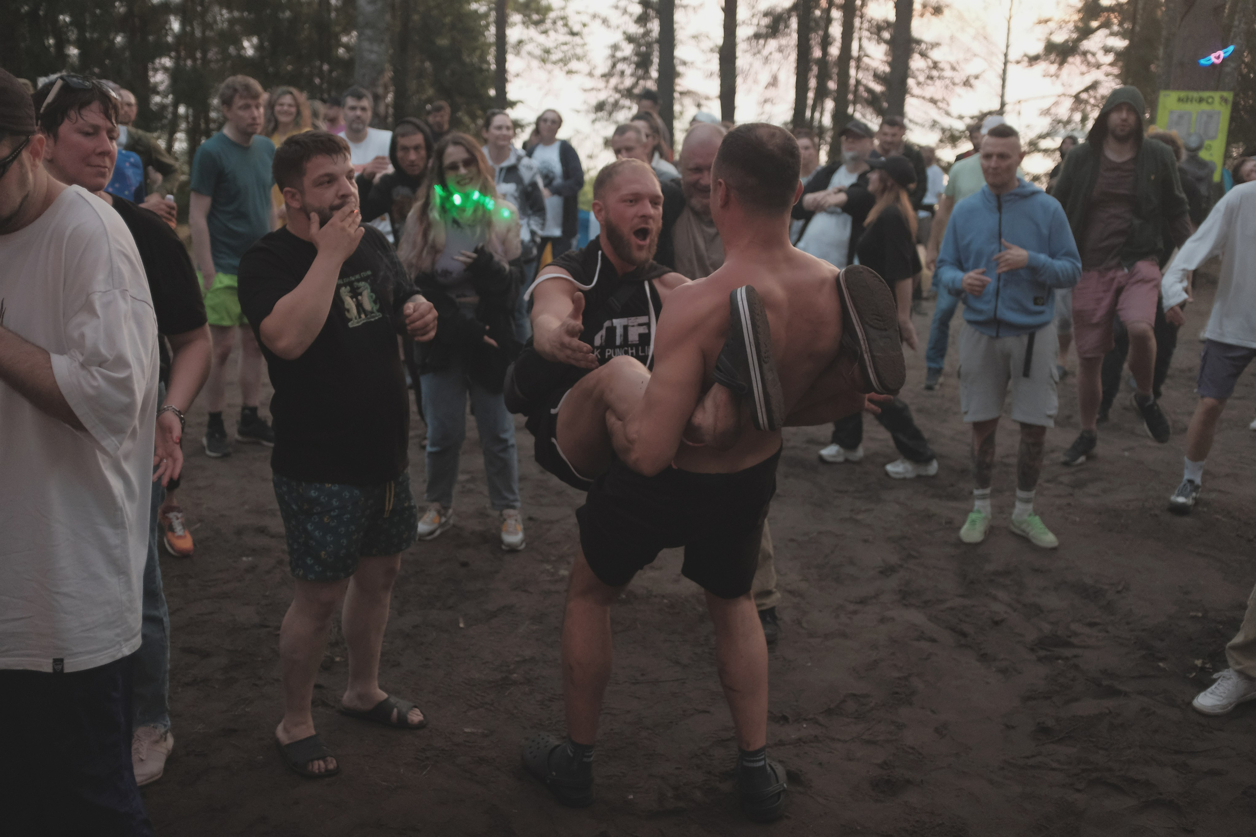 Пикник на обочине от команды EMC. 11июля 2025. Репортажный фотограф в Санкт-Петербурге Даниил Могута