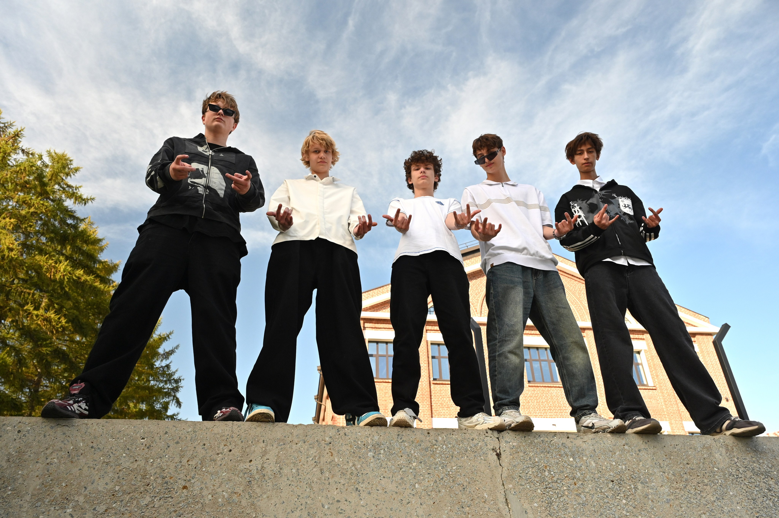 Фото из студии в Омске. Фото и видеосъемка в Омске | Выпускные альбомы