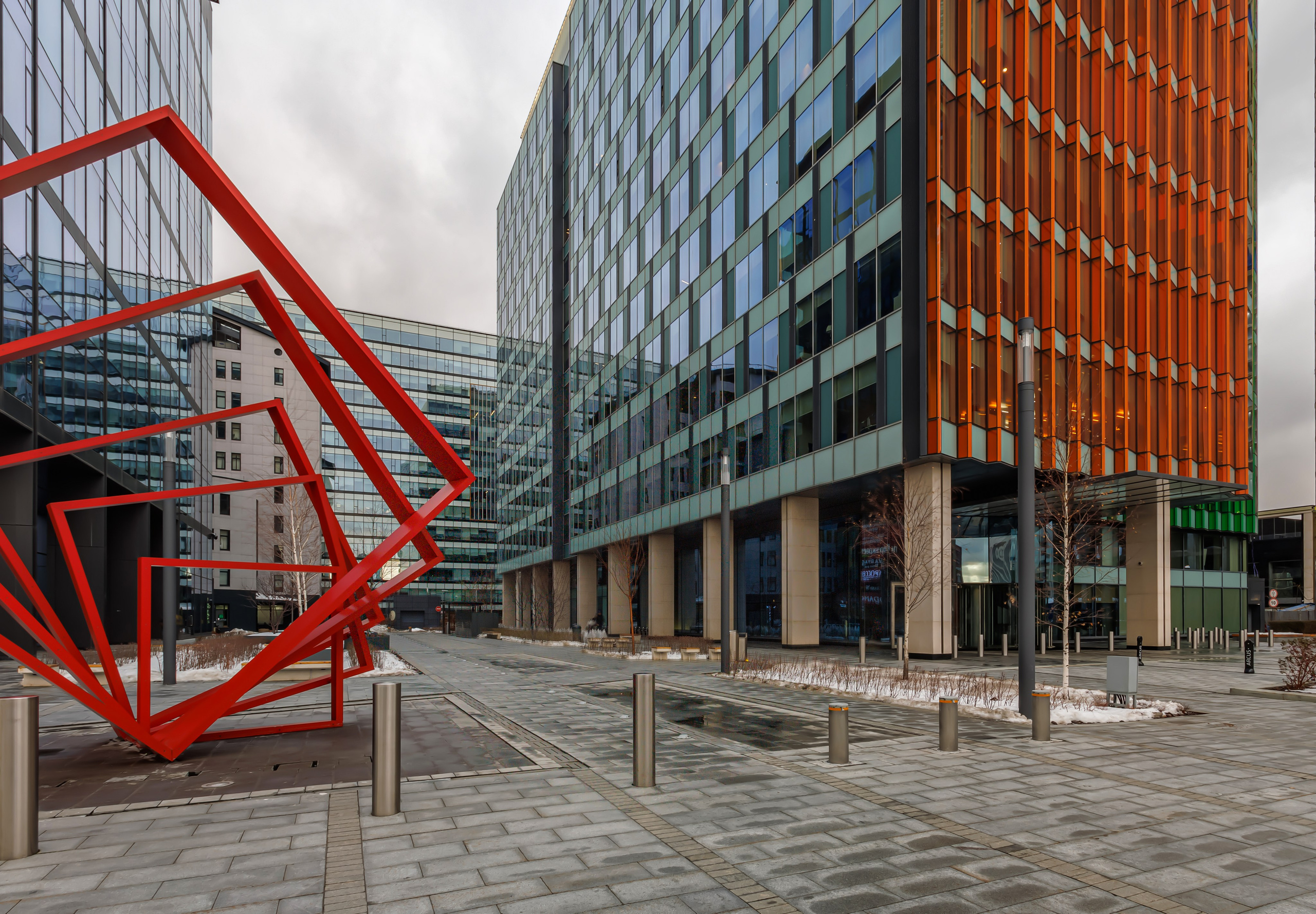 качественные снимки торговых центров и бизнес центров могут использоваться не только для размещения на сайтах, но и в рекламных материалах, социальных сетях и на выставках. Это создает единый стиль и подчеркивает профессионализм продавца