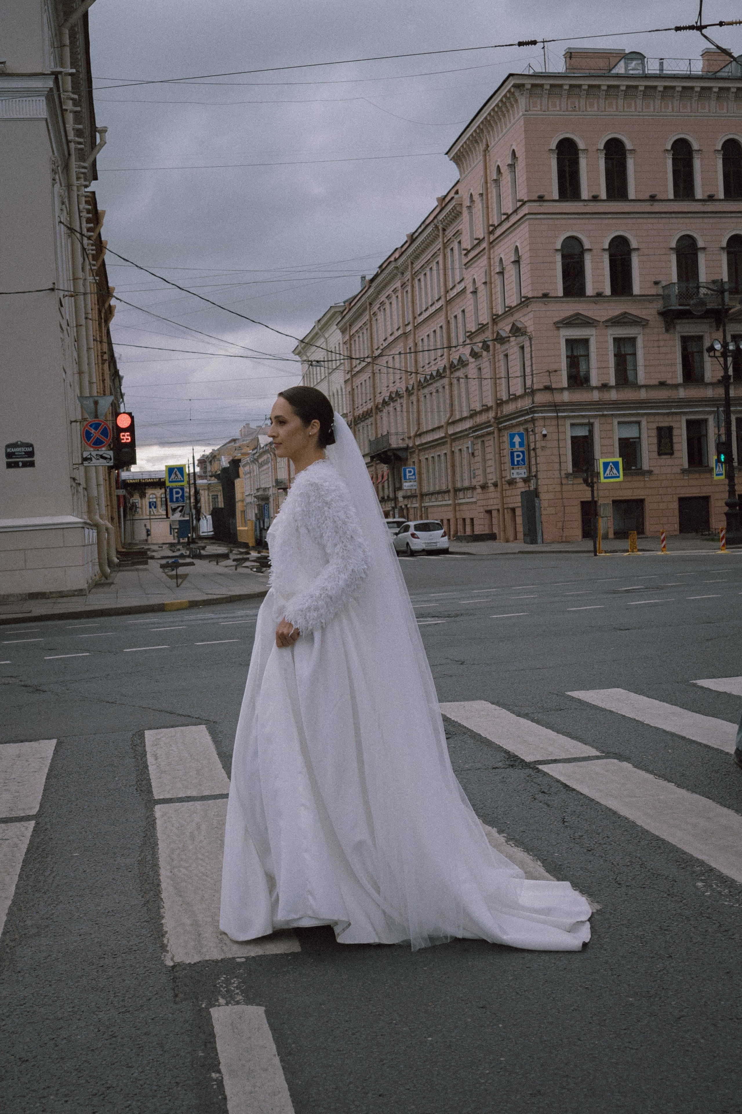 СВАДЕБНАЯ ПРОГУЛКА В САНТК-ПЕТЕРБУРГЕ (ИСАКИЕВСКИЙ СОБОР, ЗИМНЯЯ КАНАВКА, ЭРМИТАЖ И БОЛЬШАЯ МОРСКАЯ УЛИЦА). Профессиональный фотограф, Санкт-Петербург — Виктория Богомолова