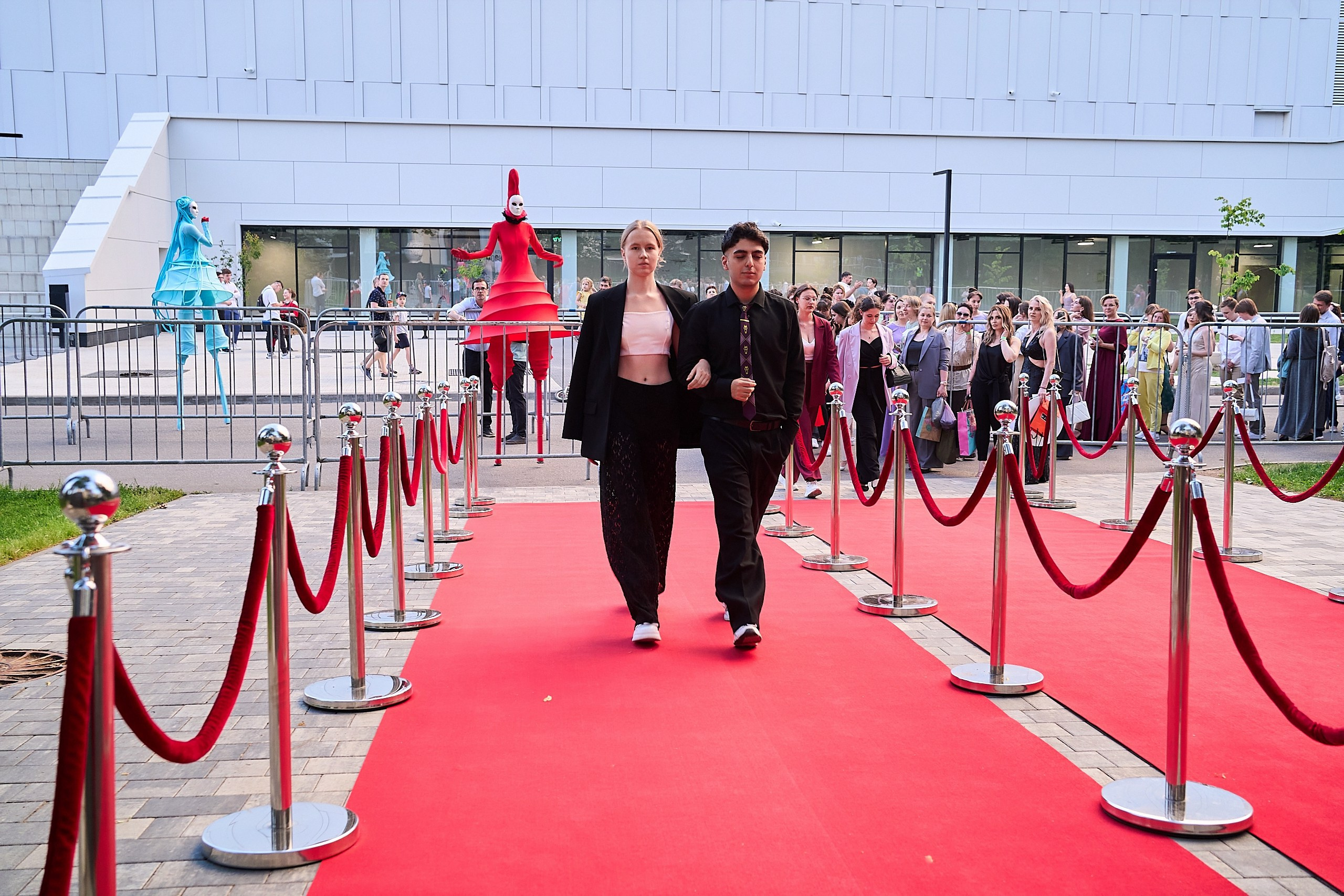 Выпускной 2024 концертный зал Академия ВТБ. Фотограф и Видеограф в Москве. Олег Корушев