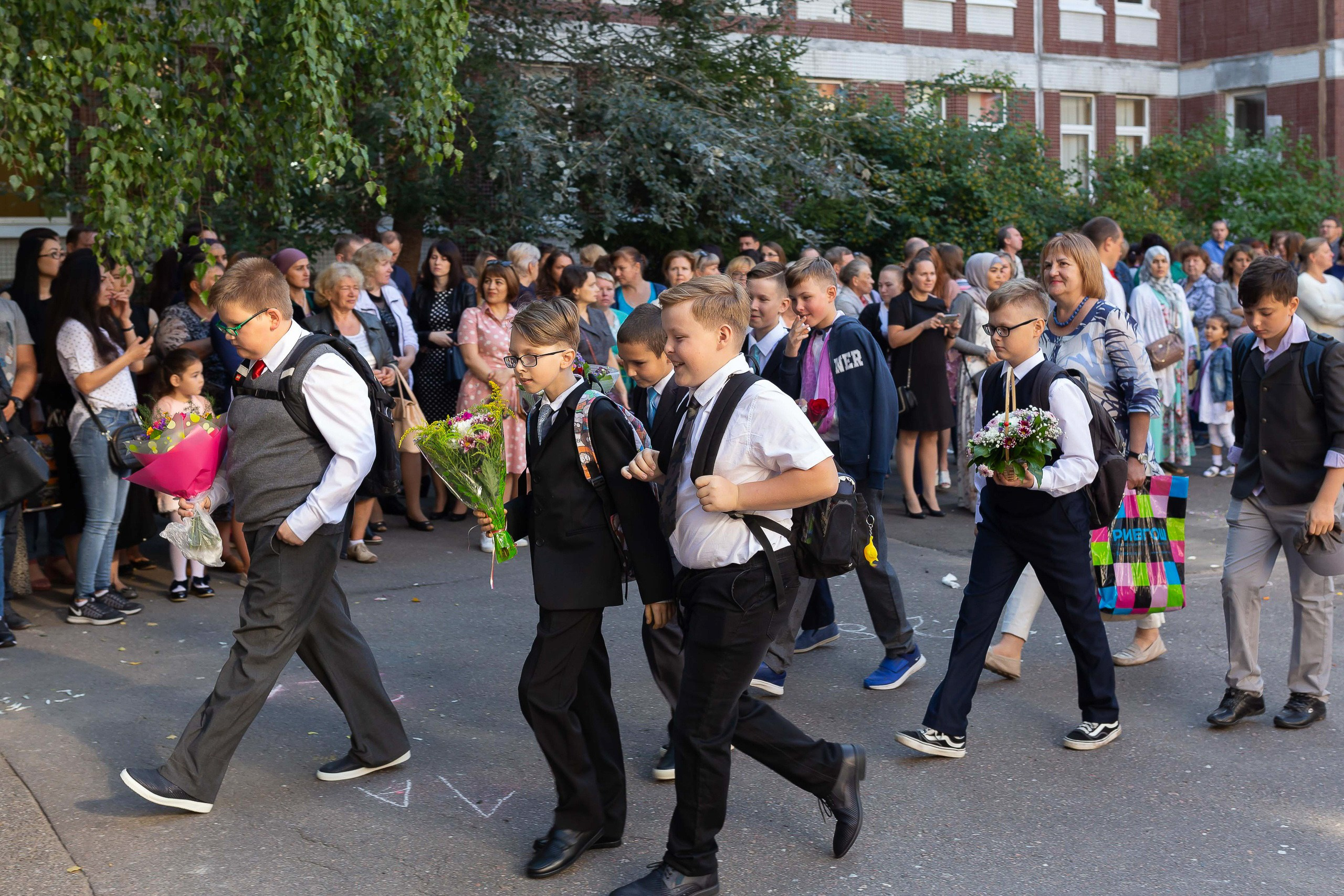 Линейка 1 сентября. Свадебный и Репортажный фотограф в Санкт-Петербурге