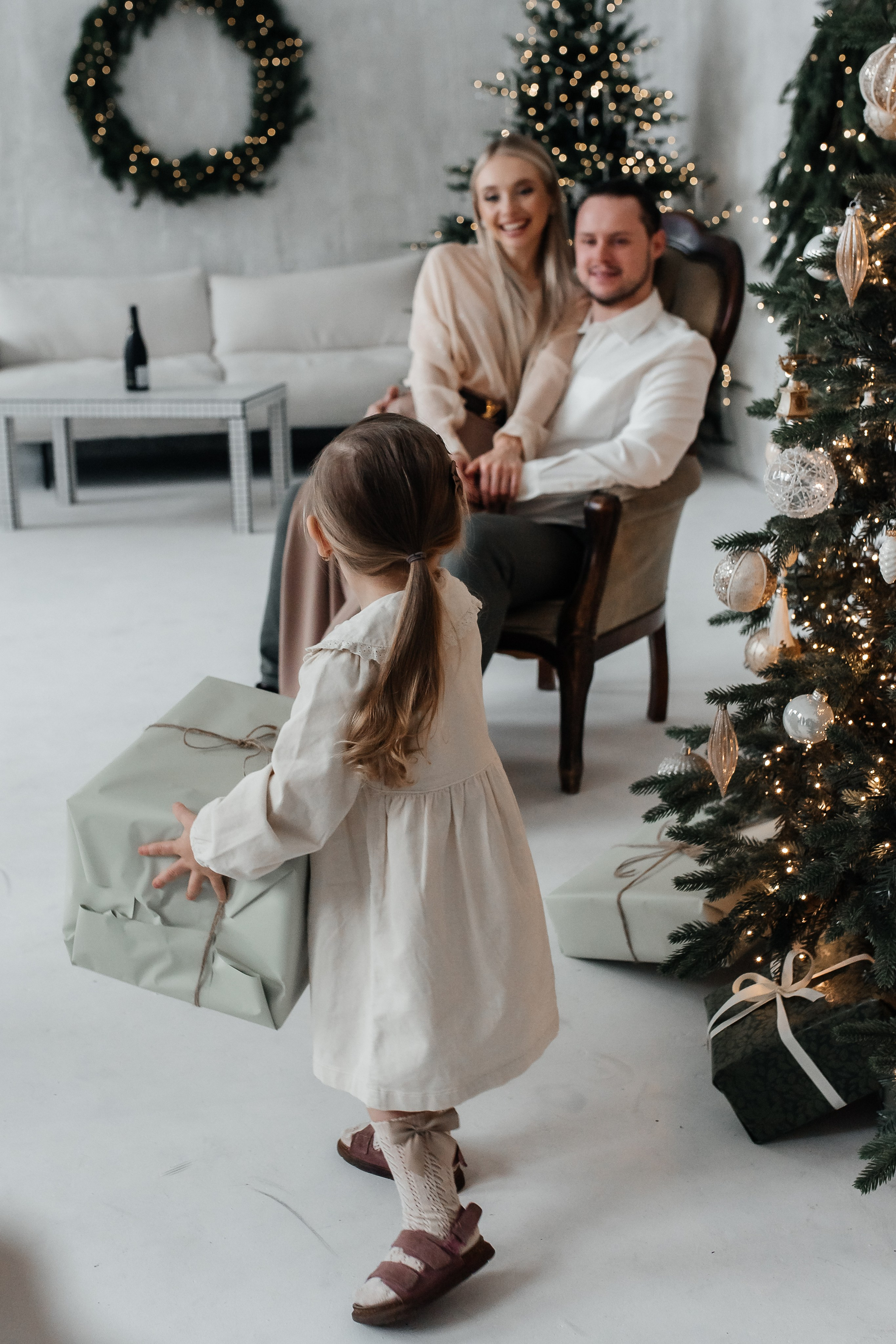 Мама, папа, дочь (нарядные). Фотограф в Дзержинске Наташа Баева