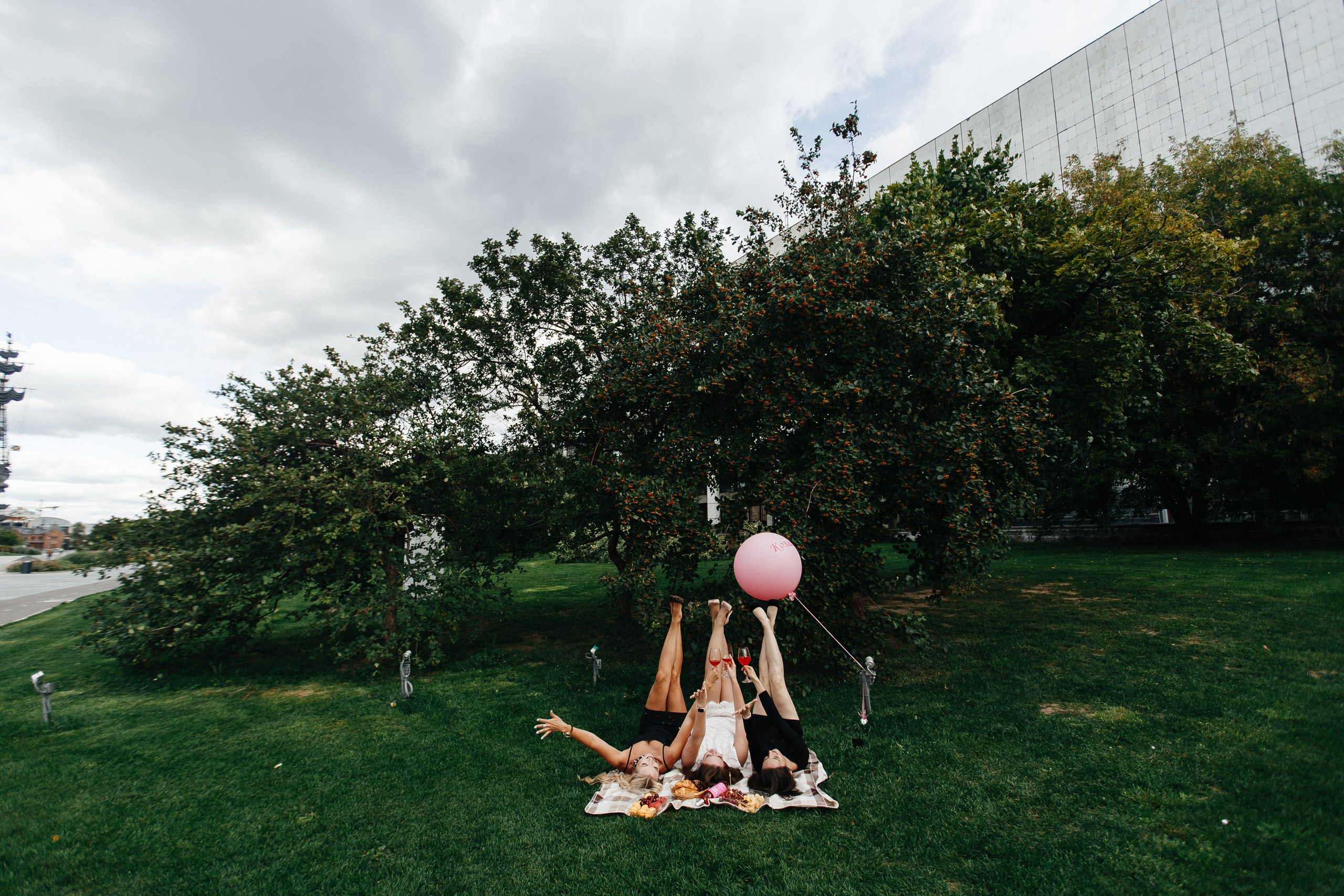 Ты пока еще без мужа, Все, что хочется, твори. Душевный фотограф Ваших самых ярких событий Марина Погребняк