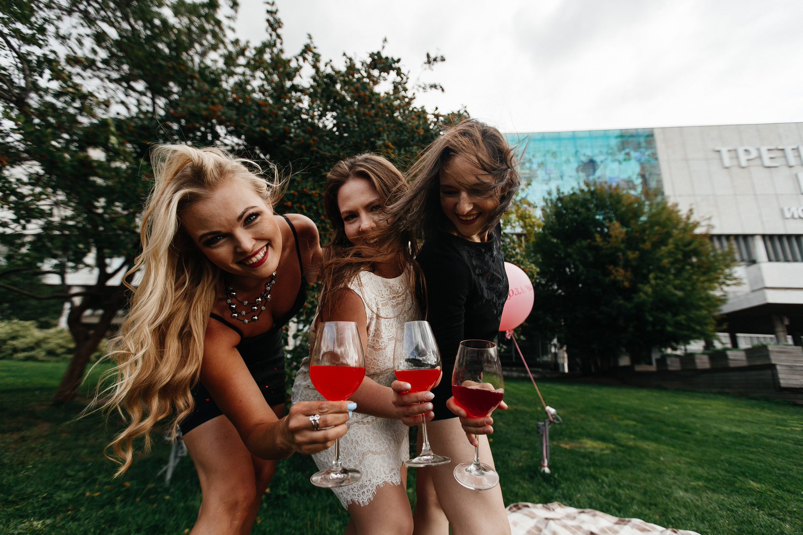 Ты пока еще без мужа, Все, что хочется, твори. Душевный фотограф Ваших самых ярких событий Марина Погребняк