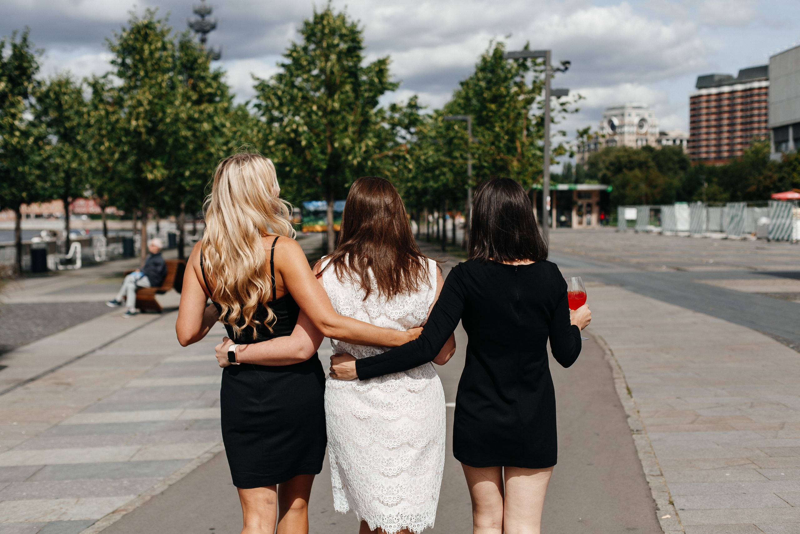 Ты пока еще без мужа, Все, что хочется, твори. Душевный фотограф Ваших самых ярких событий Марина Погребняк