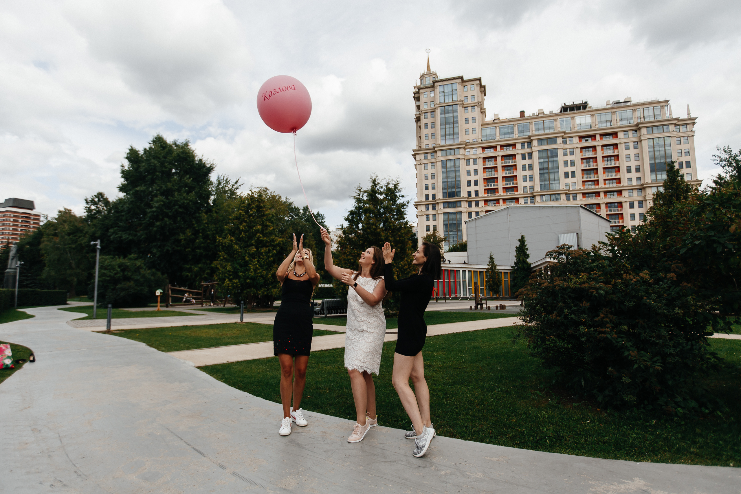 Ты пока еще без мужа, Все, что хочется, твори. Душевный фотограф Ваших самых ярких событий Марина Погребняк