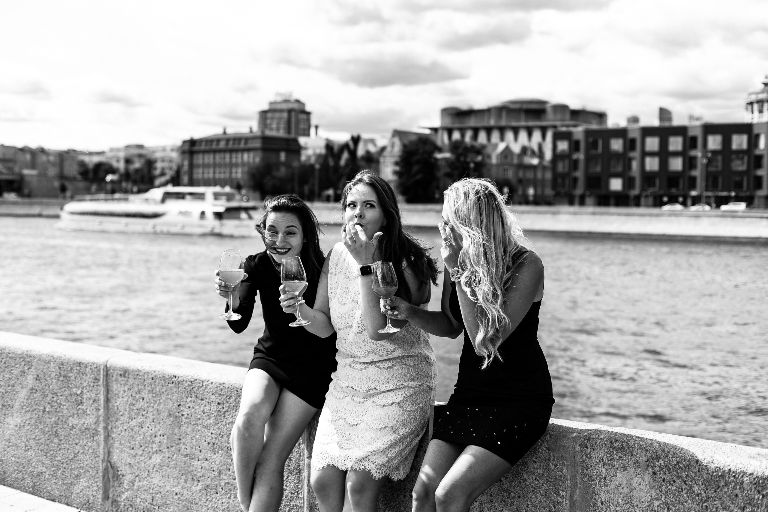 Ты пока еще без мужа, Все, что хочется, твори. Душевный фотограф Ваших самых ярких событий Марина Погребняк