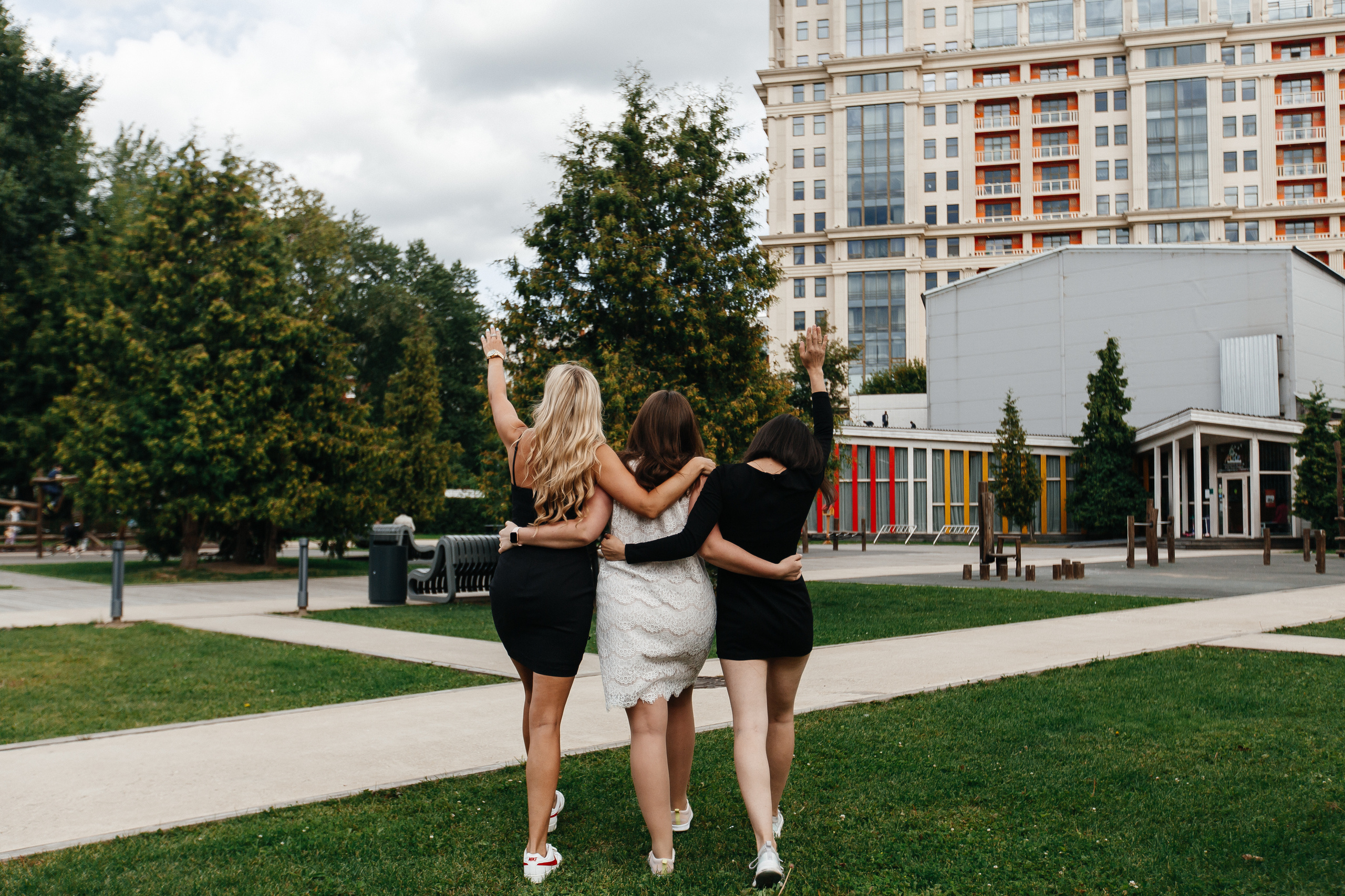 Ты пока еще без мужа, Все, что хочется, твори. Душевный фотограф Ваших самых ярких событий Марина Погребняк