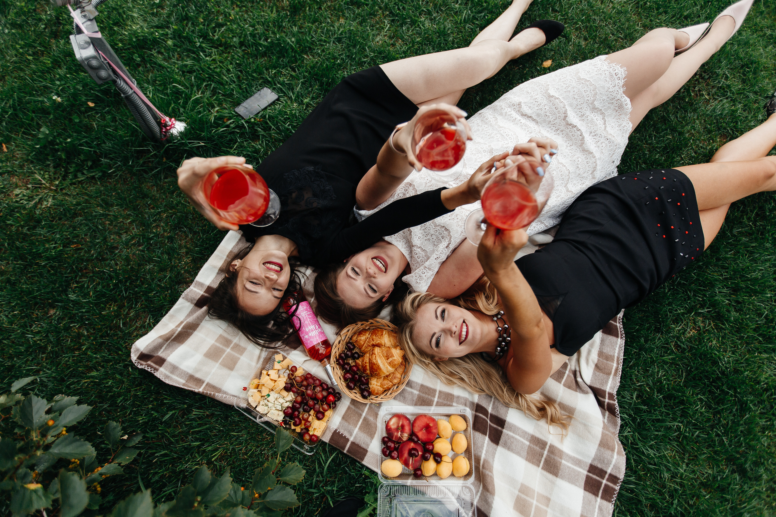 Ты пока еще без мужа, Все, что хочется, твори. Душевный фотограф Ваших самых ярких событий Марина Погребняк