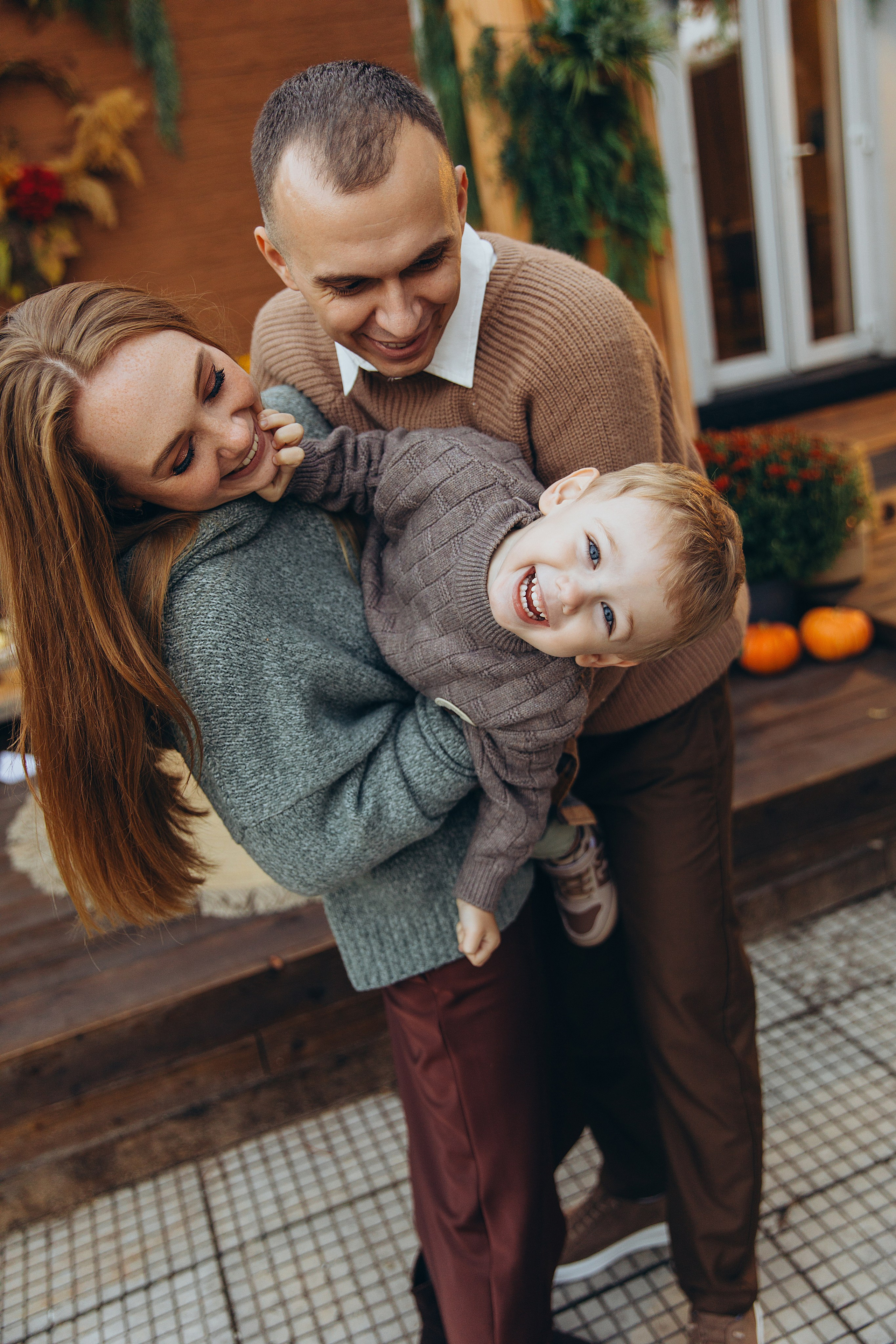 Уличная локация «ТЕРАССА». Фотостудия в Мариуполе «Берлога»