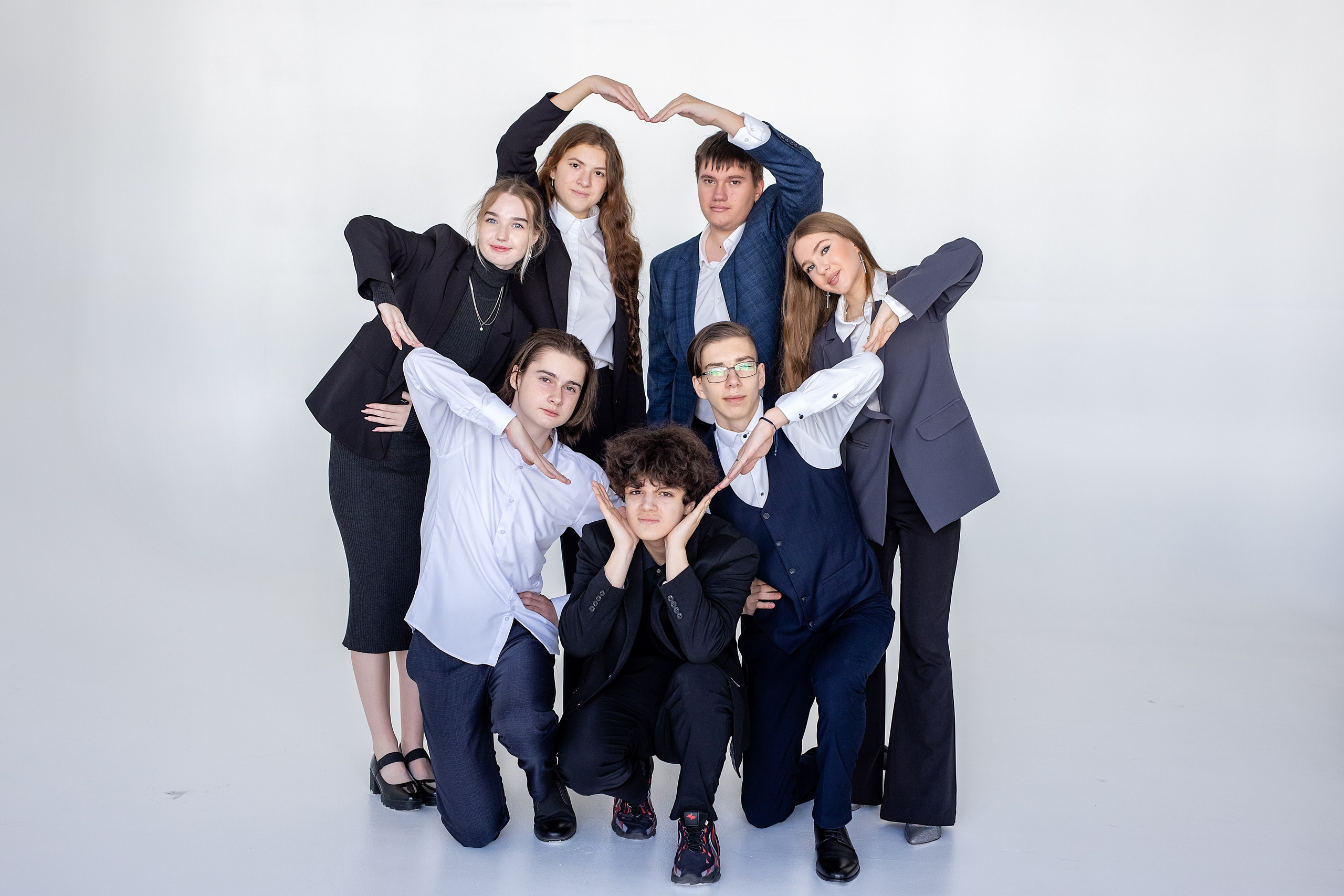 ФГБОУ ВО «Тихоокеанский государственный медицинский университет», 11-б класс. Стильный выпускной альбом Владивосток фотограф Вероника Мигачева