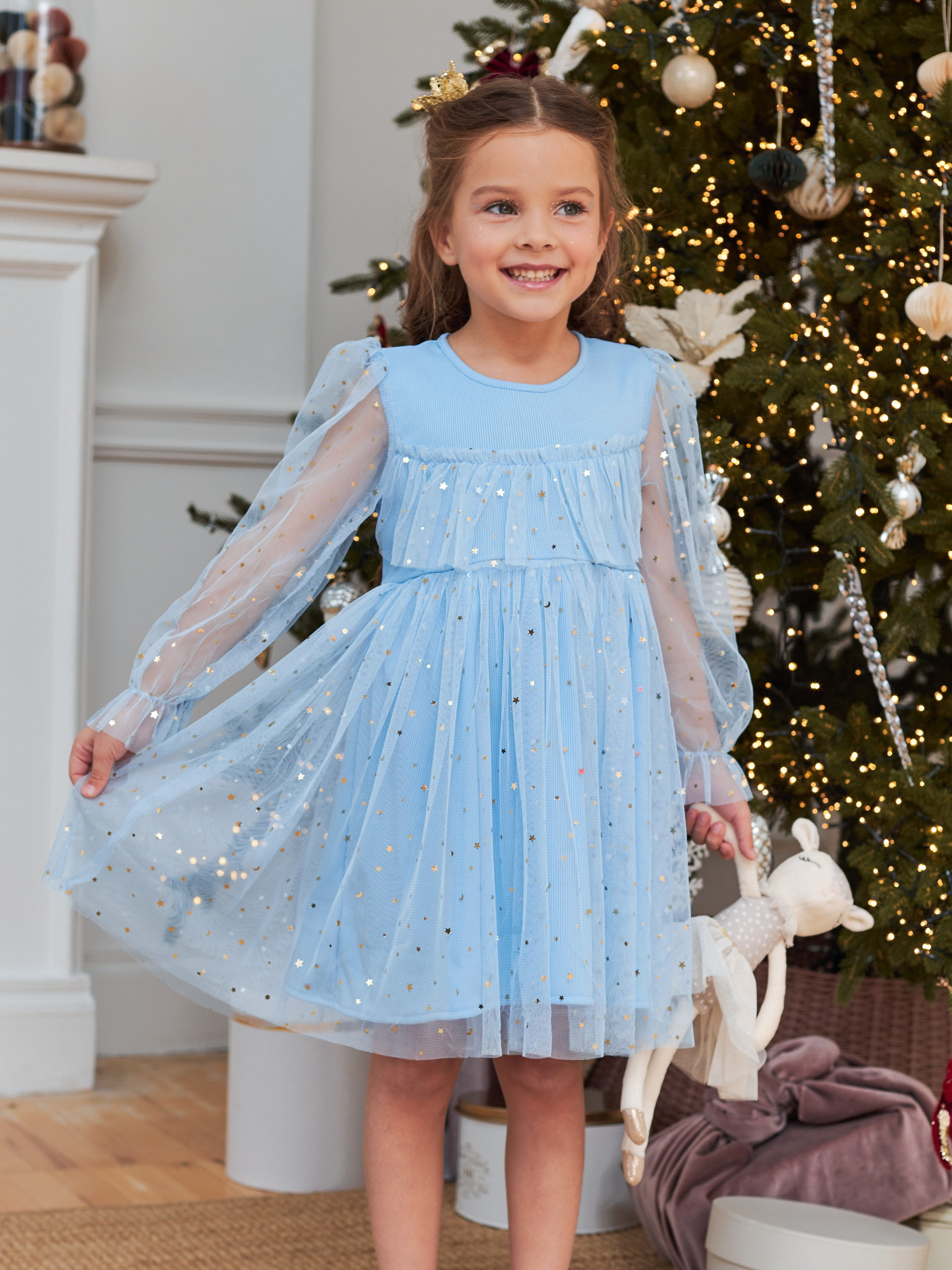 Фотосъемка платьев для девочек Екатеринбург Wildberries ВБ Ozon Озон фотосессия детей Екб заказать цена фотосъемка товара WB детское платье. Фотограф Екатеринбург Анастасия Жерновская | Маркетплейсы и нейрофото