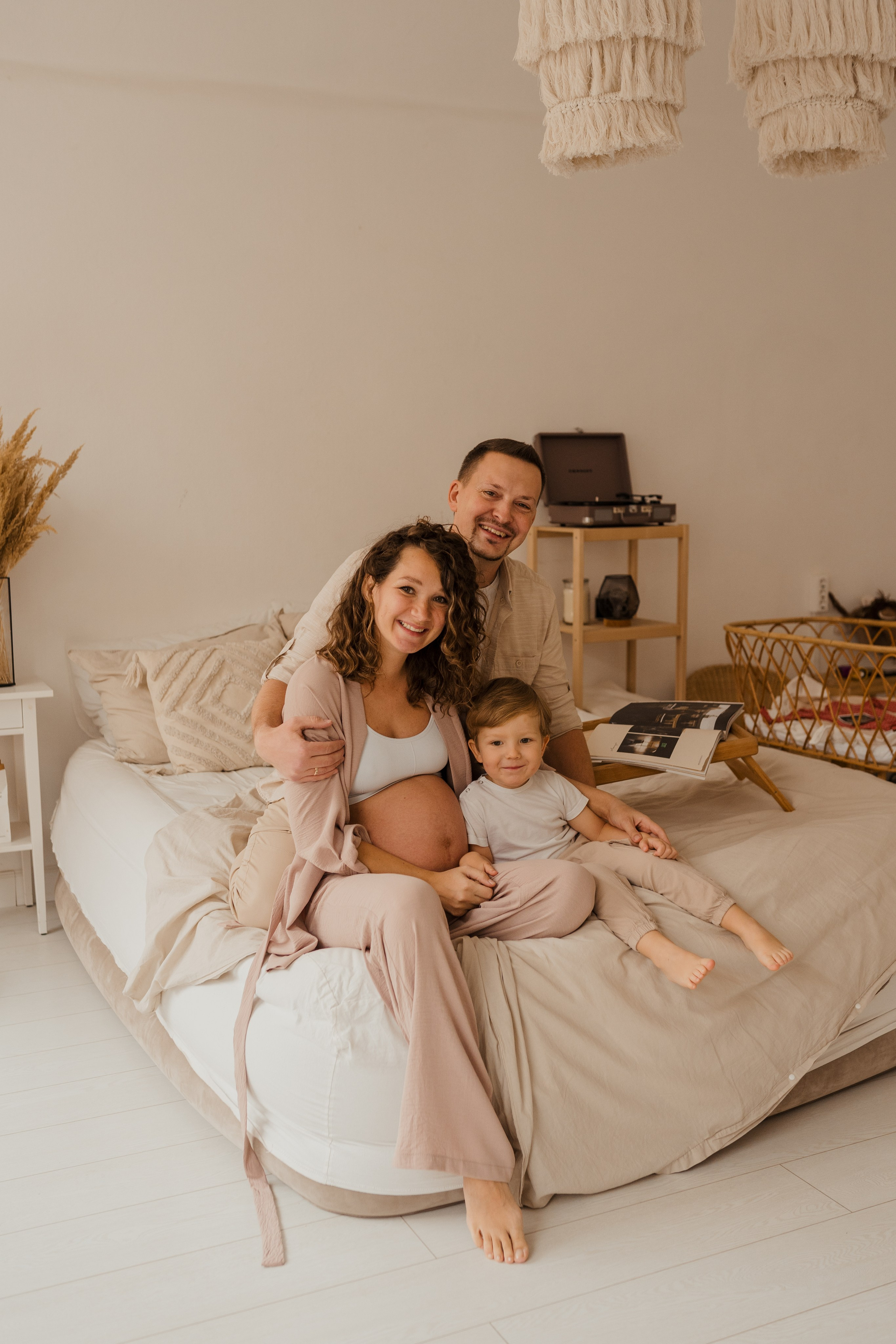 Семейная фотосессия в студии в Москве, семейный фотограф Анна Полушина. Свадебный фотограф в Москве Анна Полушина