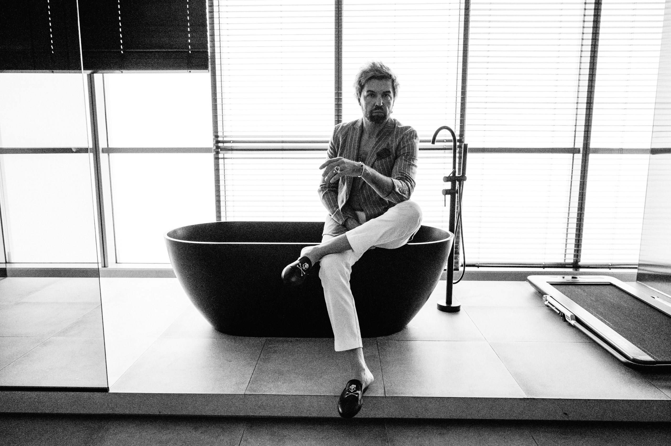 Максим. Профессиональный фотограф беременности в СПБ. Стильные фотосессии беременности в стиле минимализм и классическая фотография