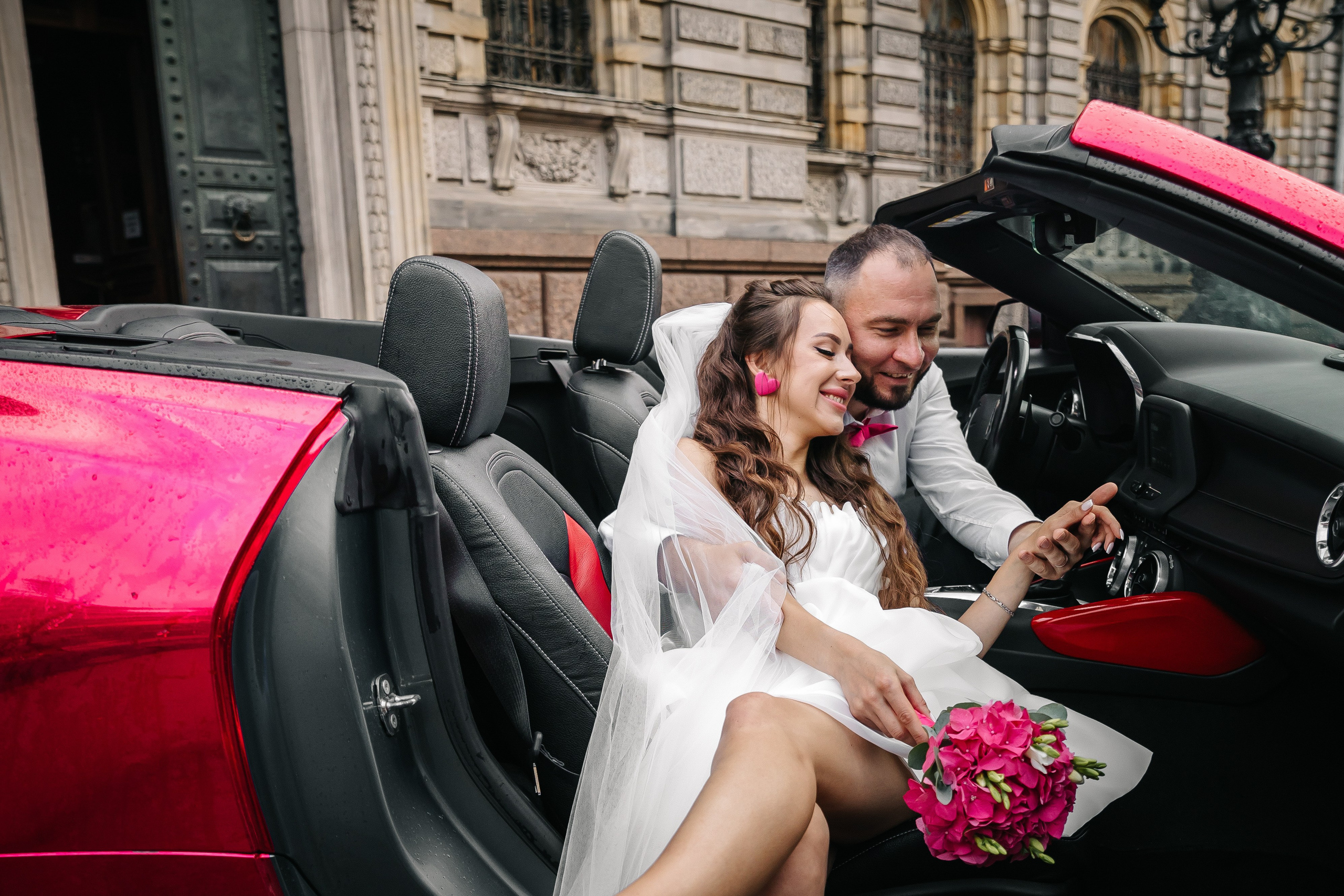 ДВОРЕЦ № 2 | Июль, кабриолет, академия Штиглица. Свадебный фотограф в Санкт-Петербурге Полина Корзухина