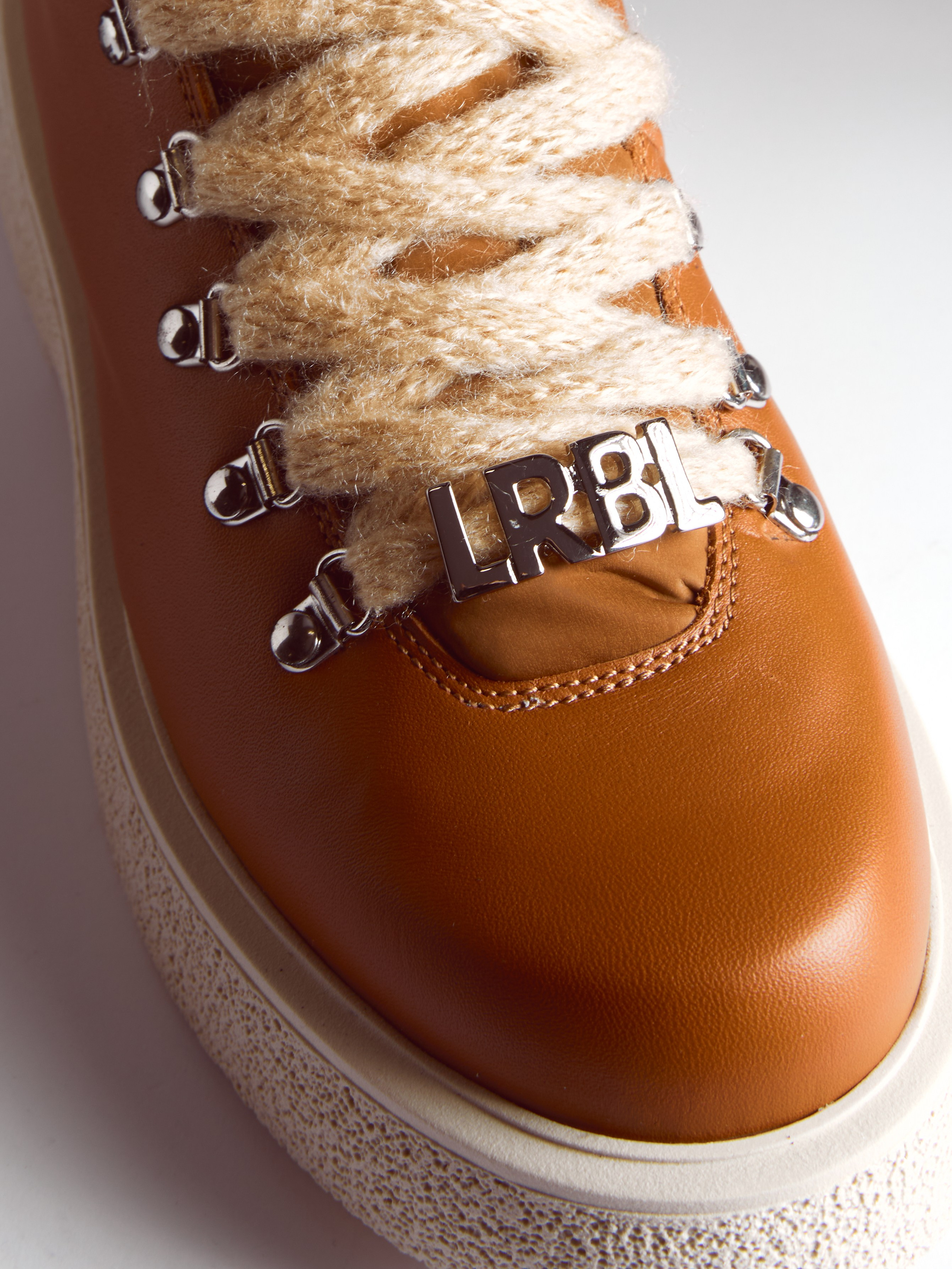 Предметный фотограф в Москве Евгений Шубин