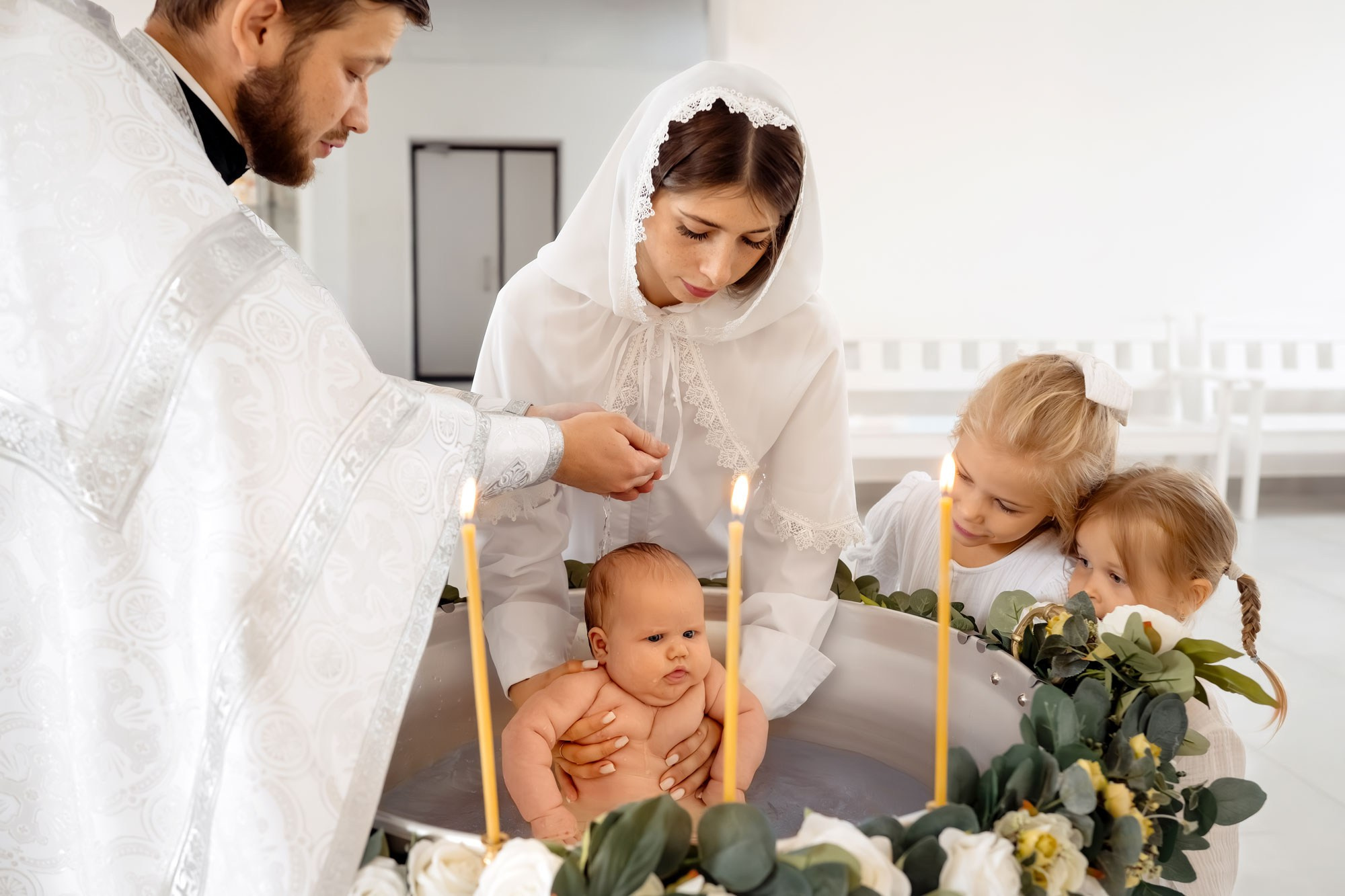 Фотографии момента погружения в купель (Таинство крещения). Moscow_CPC