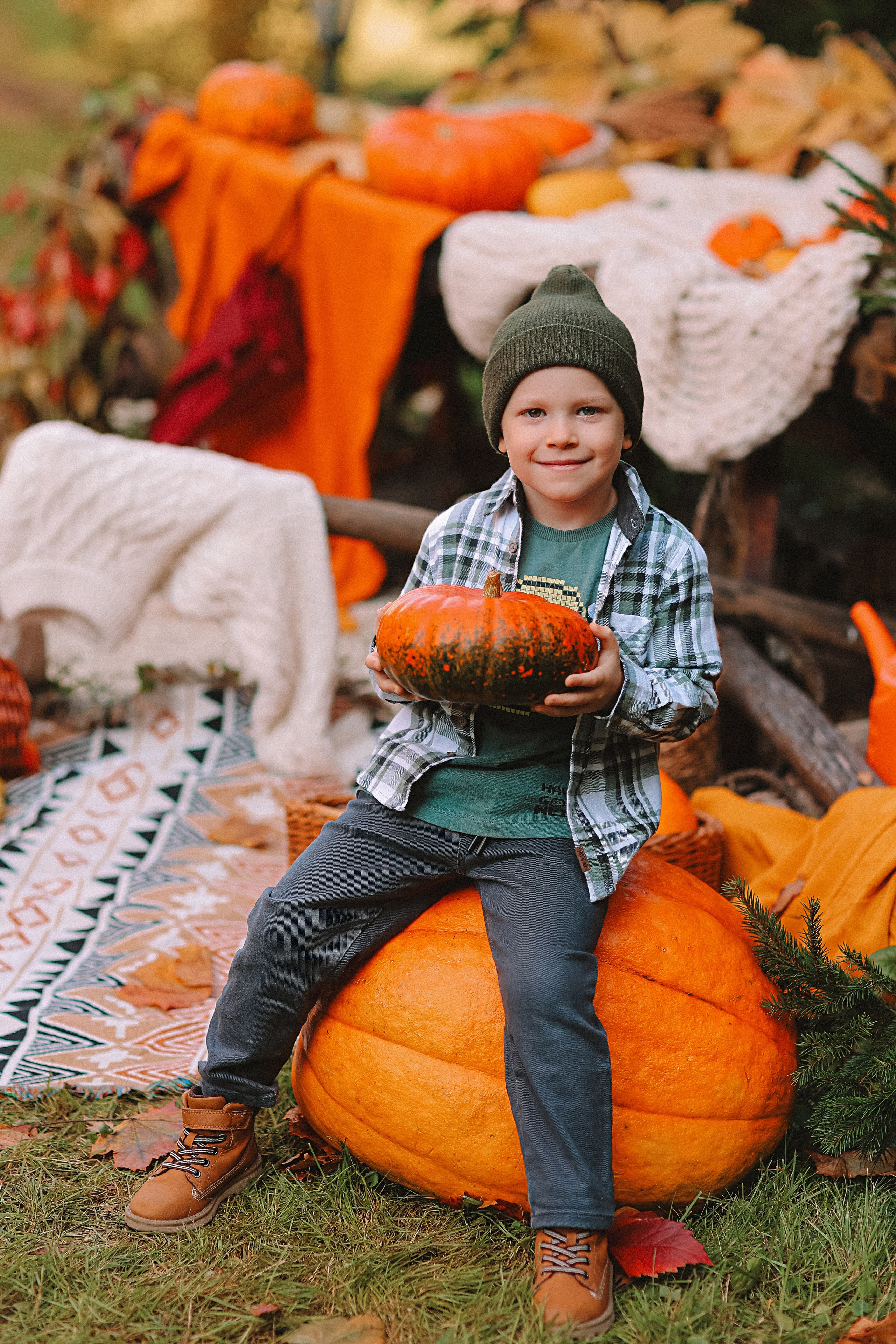 Тыквы. Семейный фотограф Тюмень, фотограф на роды Салмина Мария