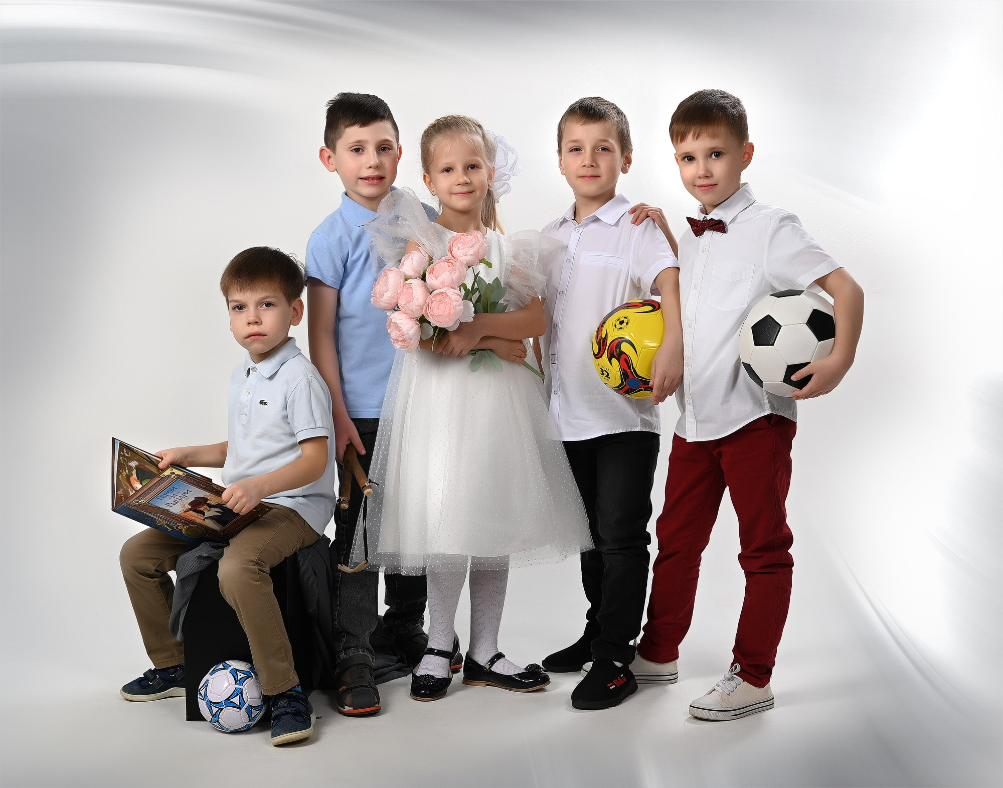 Фотоальбомы, фотокниги, альбомы для учеников начальных классов в школах в городе Вологда