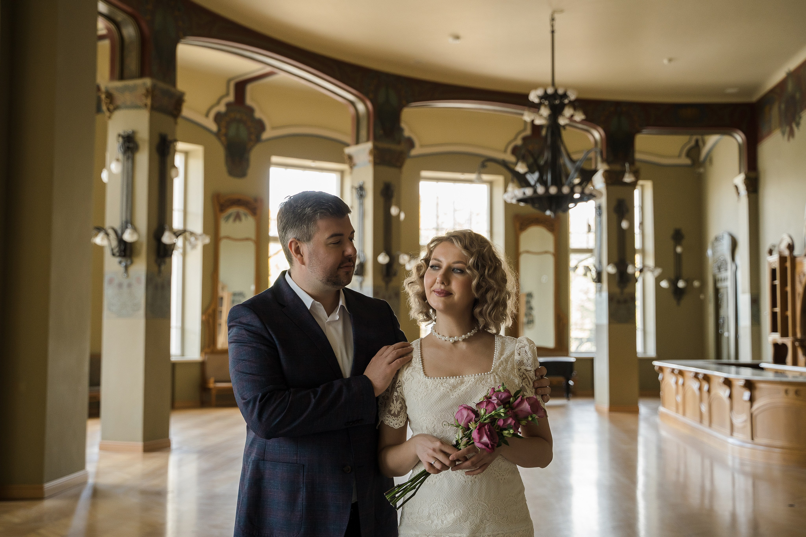 Свадебная фотосессия на Витебском вокзале. Свадебный и семейный фотограф в Пушкине и Санкт-Петербурге Мария Филиппова