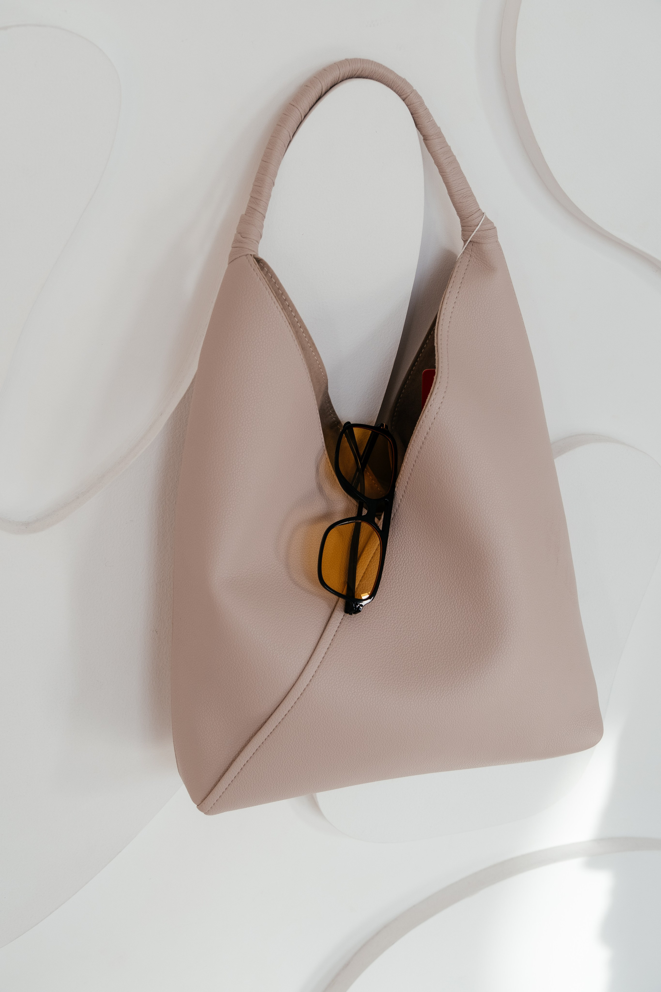 Предметная съемка для интернет-магазина сумок — продающие фото с характером | Анна Кораблик. Свадебный фотограф в Екатеринбурге — заказ профессиональной фотосесии, все виды фотосъемки