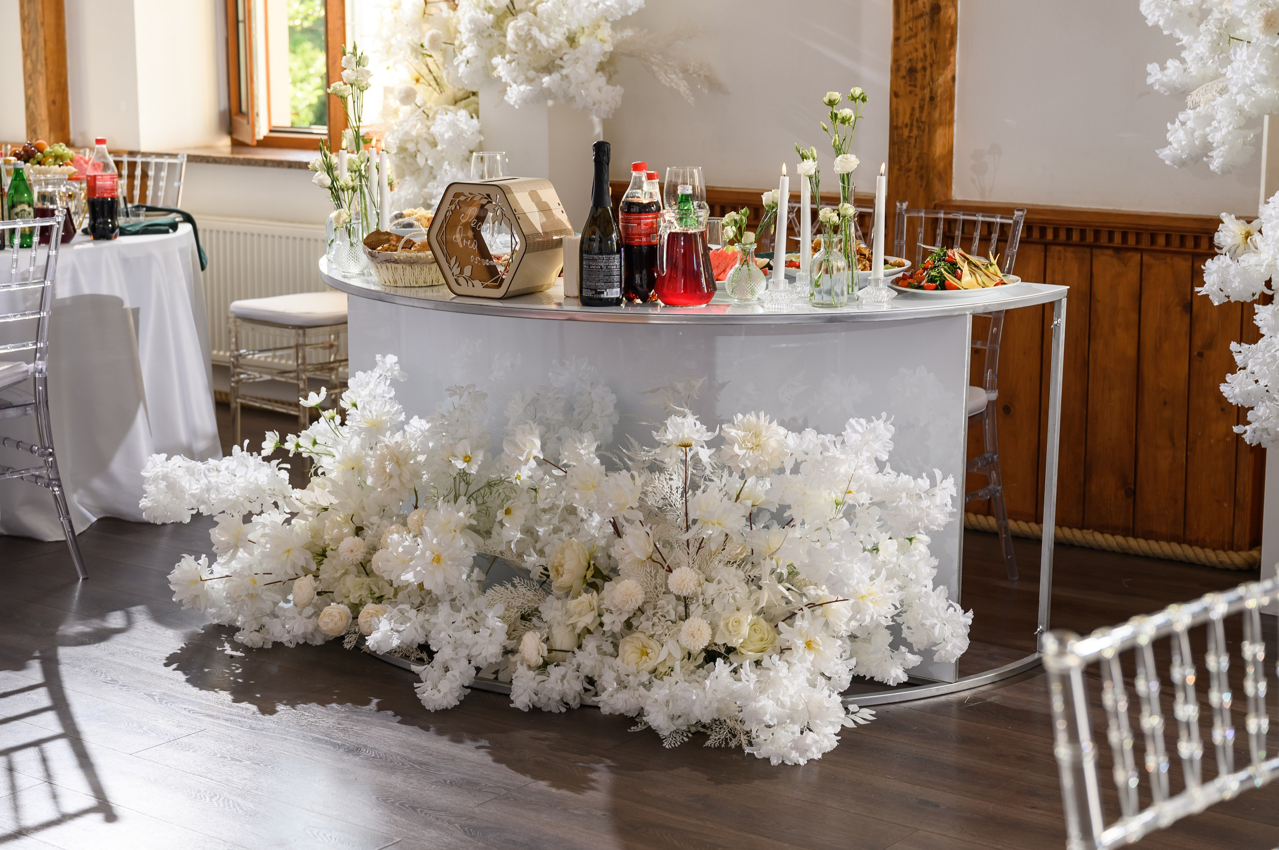 Свадебная фотосессия Банкетный зал Замок Монсоро. Свадебный фотограф Москва Юрий Кульман