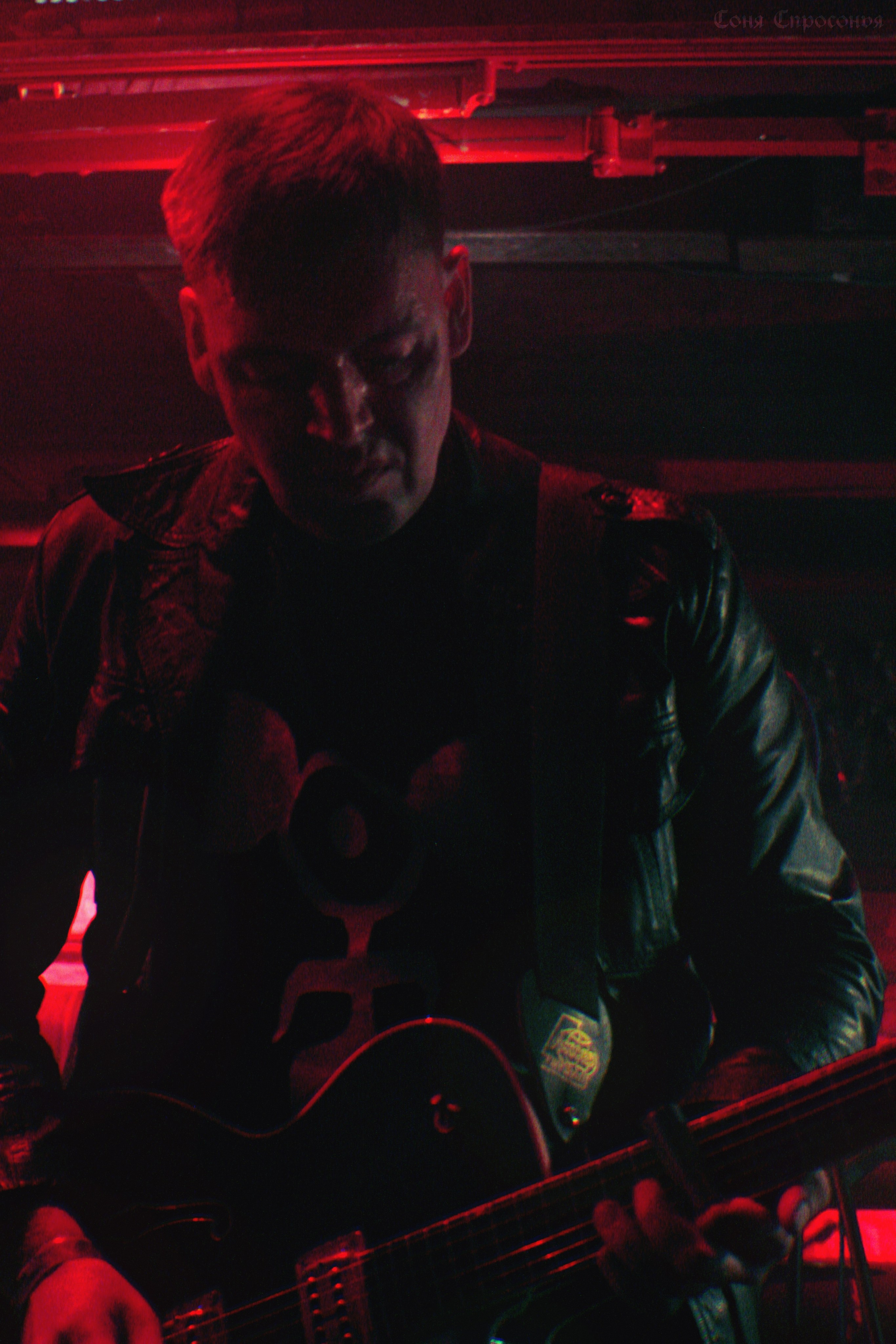 Синестетик 26.08.23. Концертный и портретный фотограф в Москве Соня Спросонья