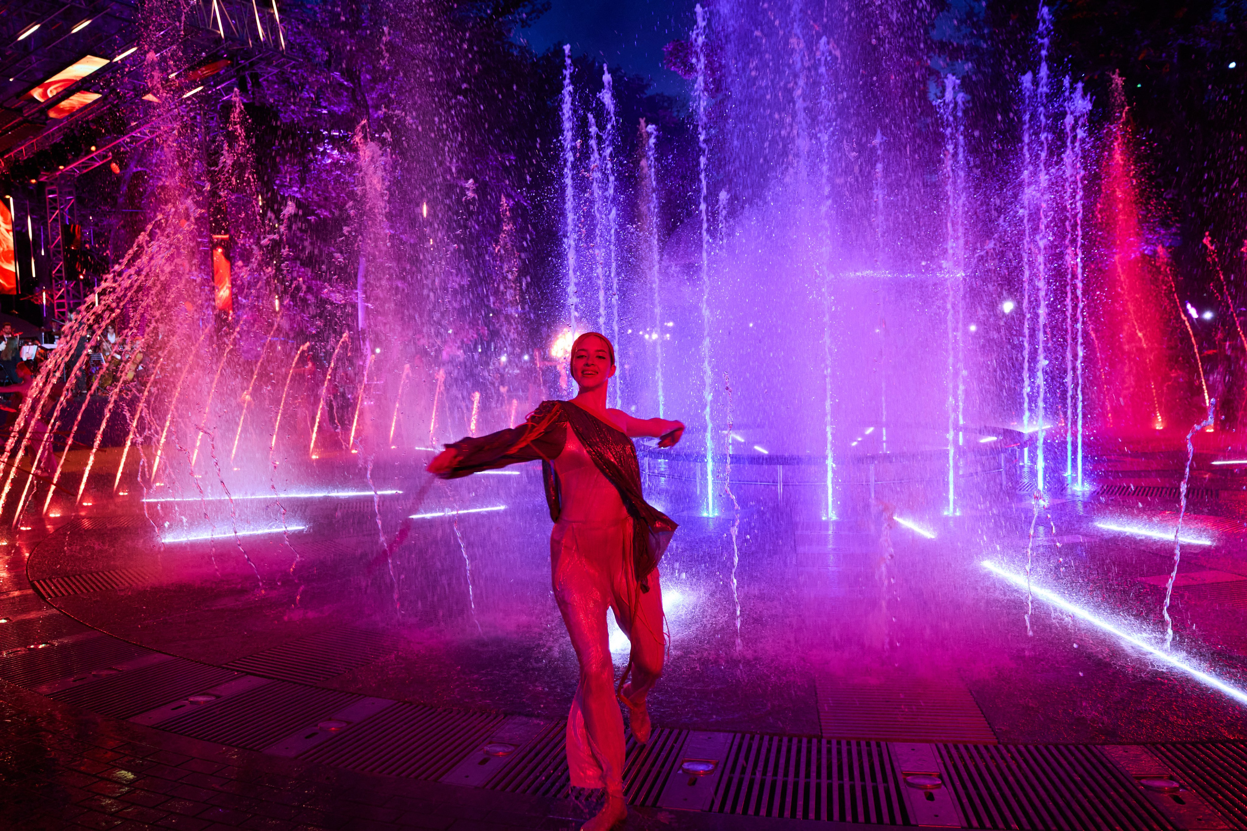 Сбербанк открытие фонтана. Услуги фотографа в Смоленске. Фотограф на свадьбу