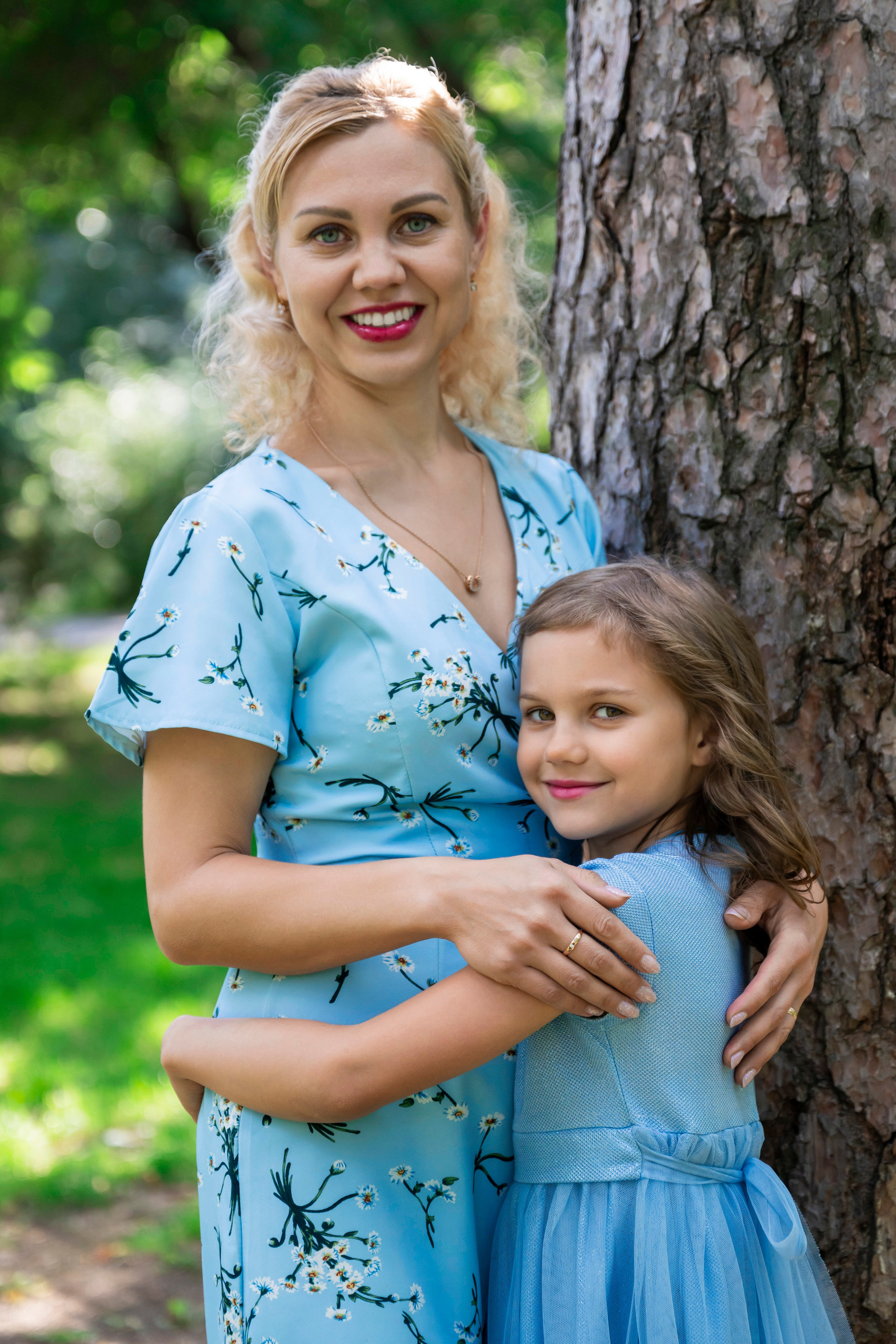 Съёмка всей семьёй. Семейная фотосессия. Фотосессия для большой семьи. Семейный портрет. Семейная фотосессия в студии. Семейная фотосессия на природе. Съёмка на природе