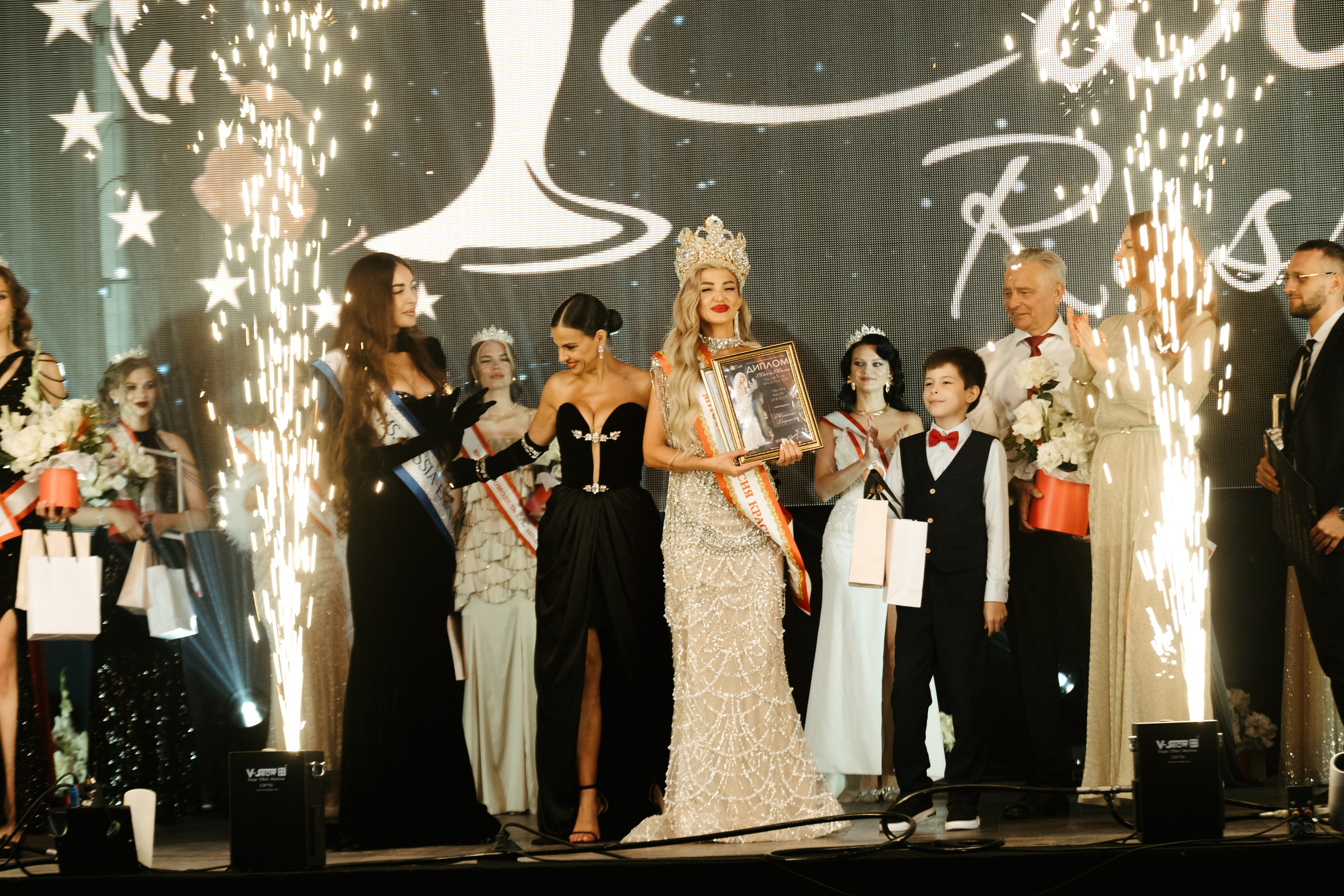Мисс и Миссис Россия Земли Краснодар 2025 программа. Свадебный и репортажной фотограф Денис Ожигин в Краснодаре и Краснодарском крае