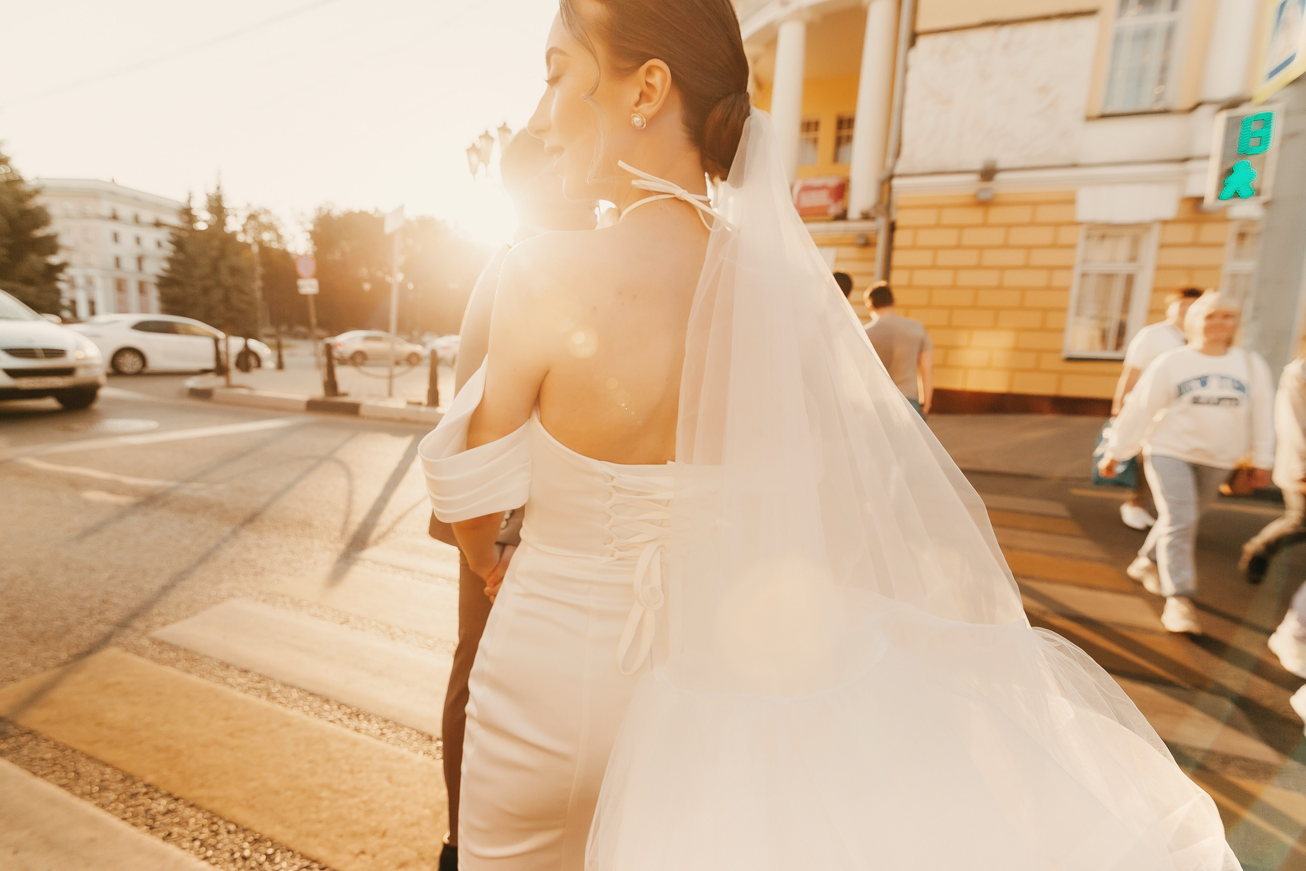 Свадебная осенняя фотосессия Ивана и Лидии в городе. Свадебный и репортажный фотограф в Ярославле и Санкт-Петербурге Роман Микрюков