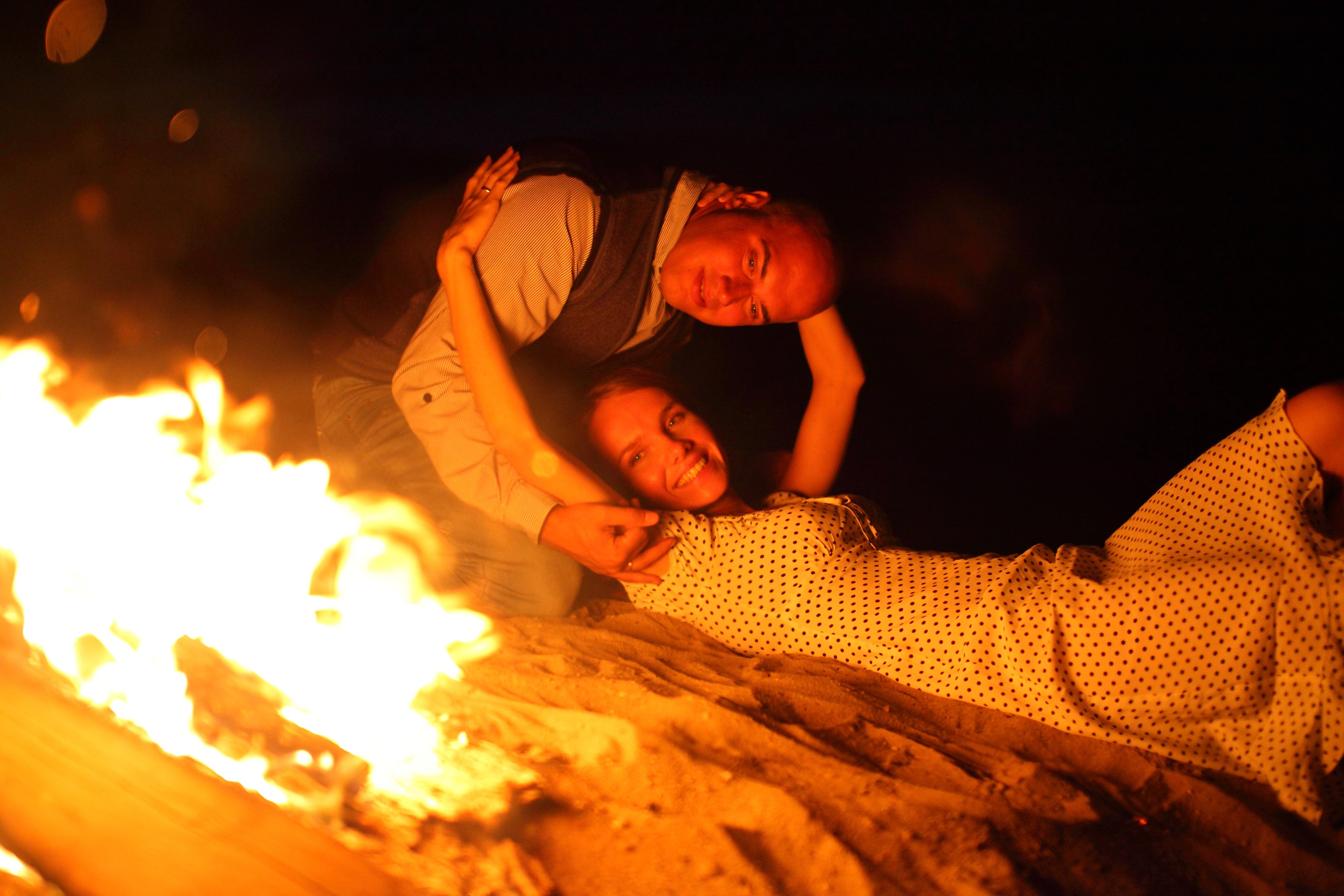 Фотосессия влюбленных у костра. Свадебный и репортажный фотограф в Ярославле и Санкт-Петербурге Роман Микрюков