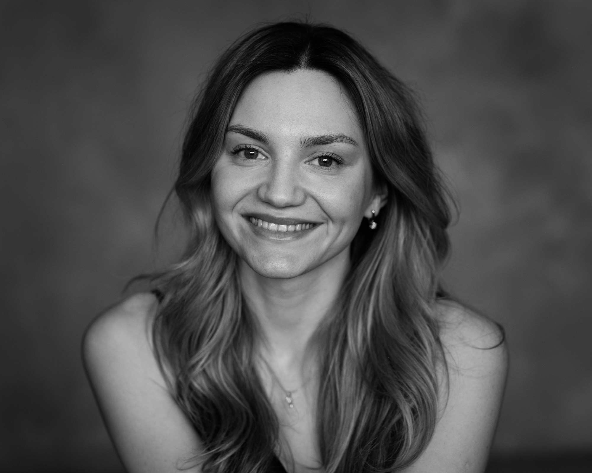 Черно-белый портрет в студии. Фотограф: Андрей Троицкий