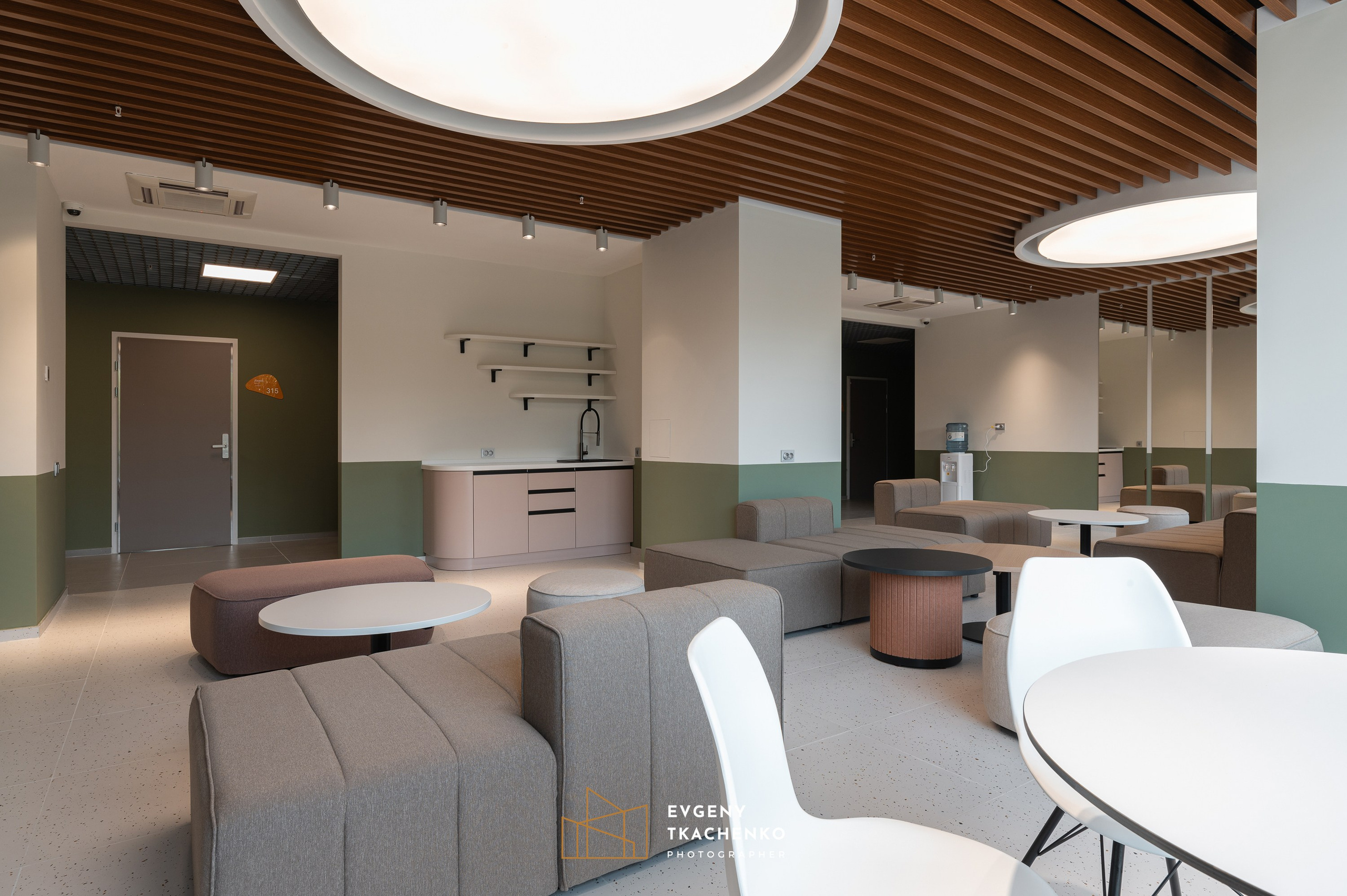 Общежитие университета NarXoz в Алматы. Архитектурный и интерьерный фотограф в Казахстане