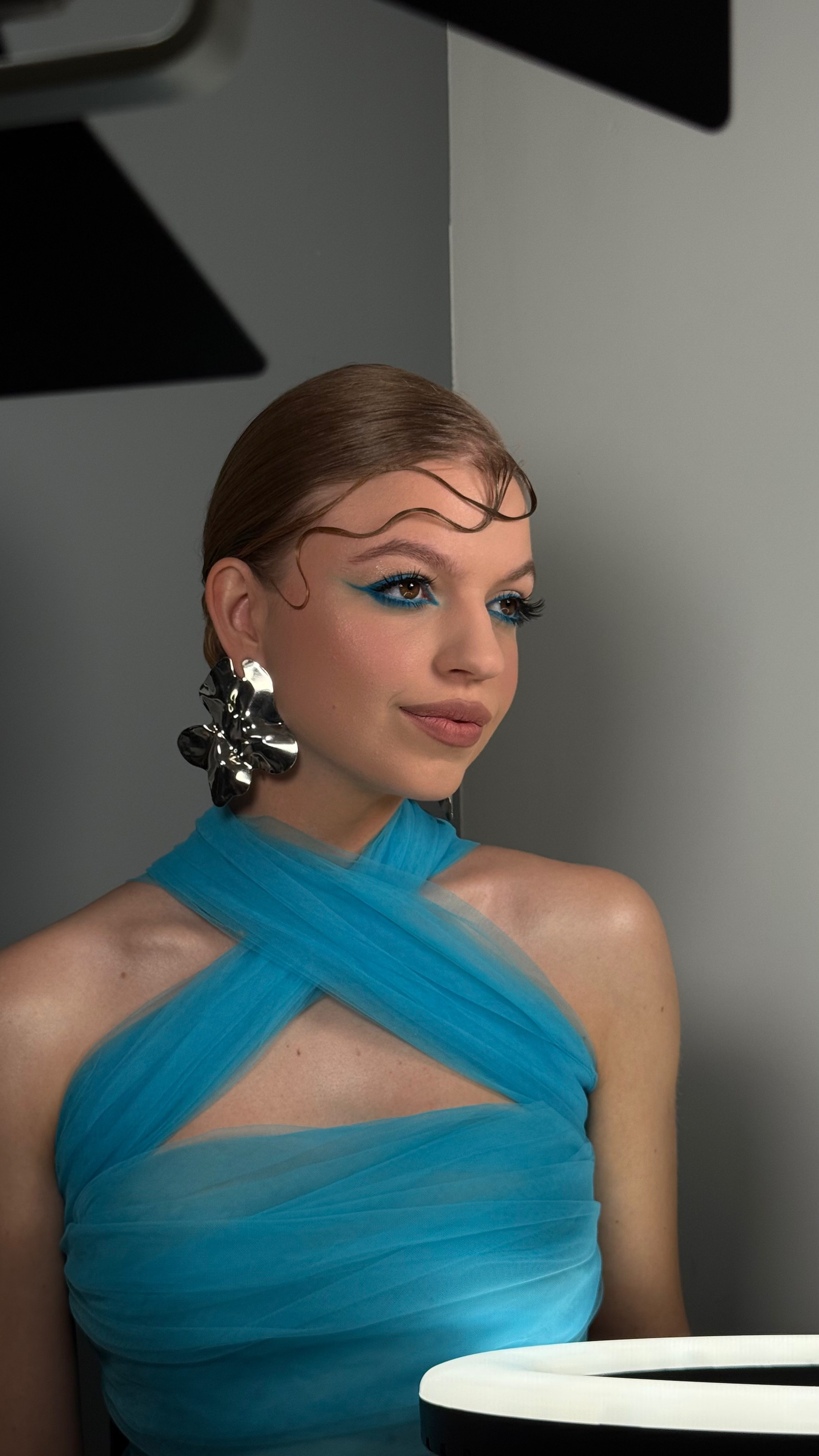 Образы. Студия визажистов, стилистов по прическам, бровистов и мастеров по ресницам