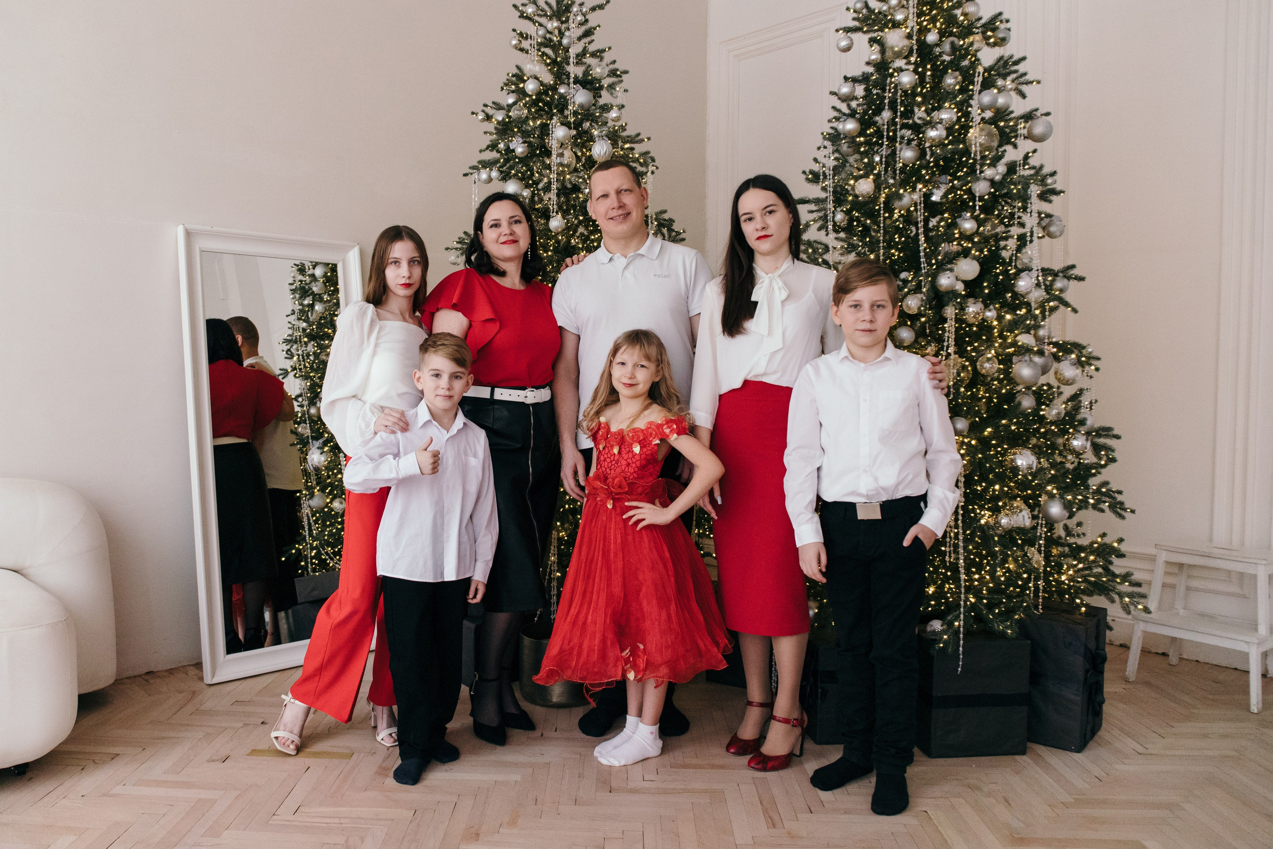 Семья в красном. Фотограф Елена Балакина (Челябинск)